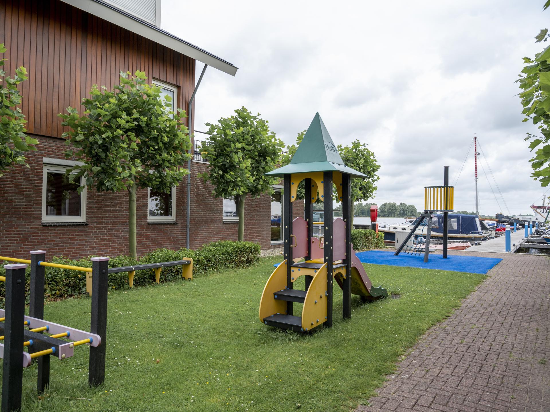 Huisboot met meerzicht en airco op vakantiepark in Uitgeest - foto 24