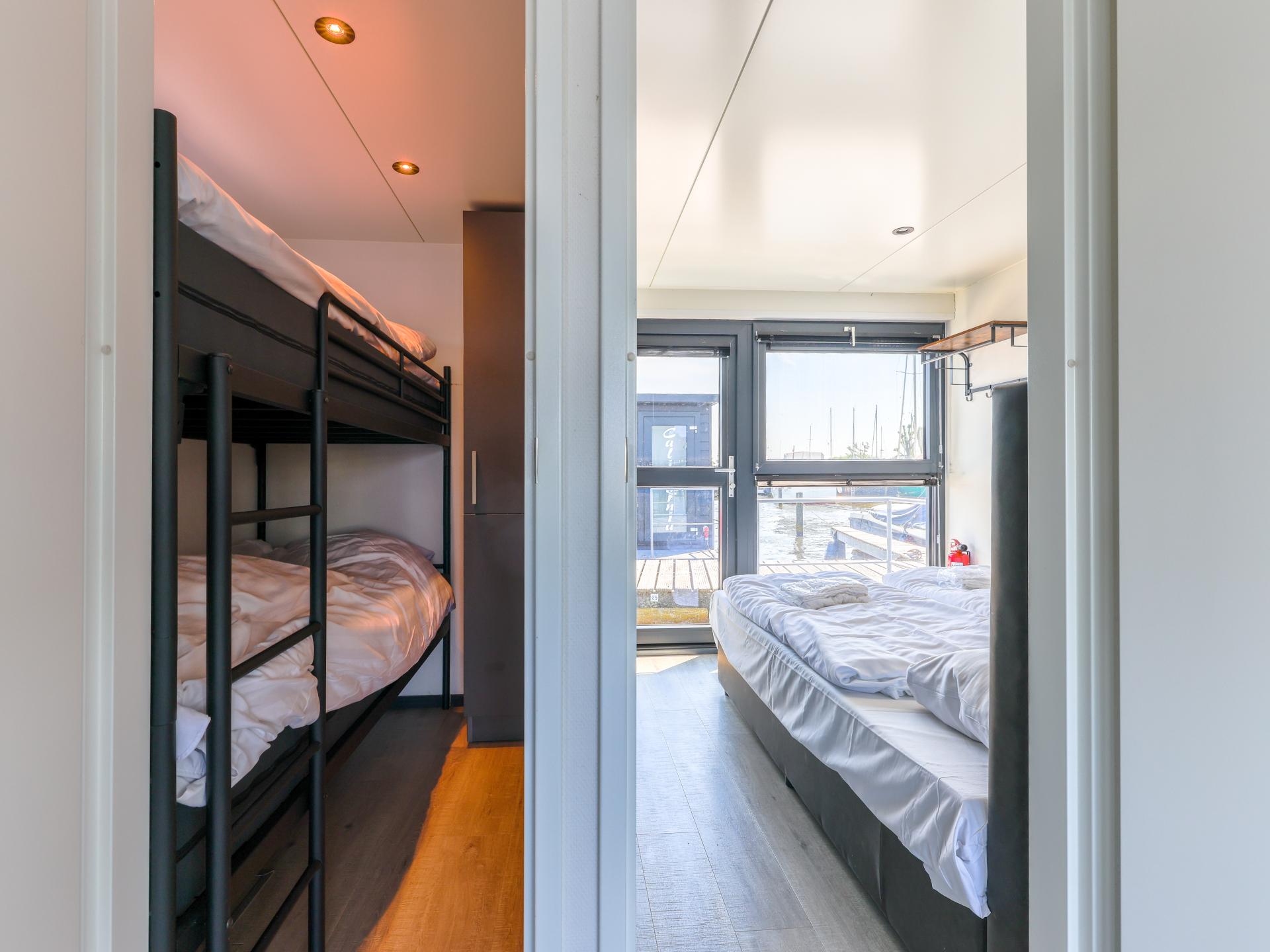 Huisboot met meerzicht en airco op vakantiepark in Uitgeest - foto 12