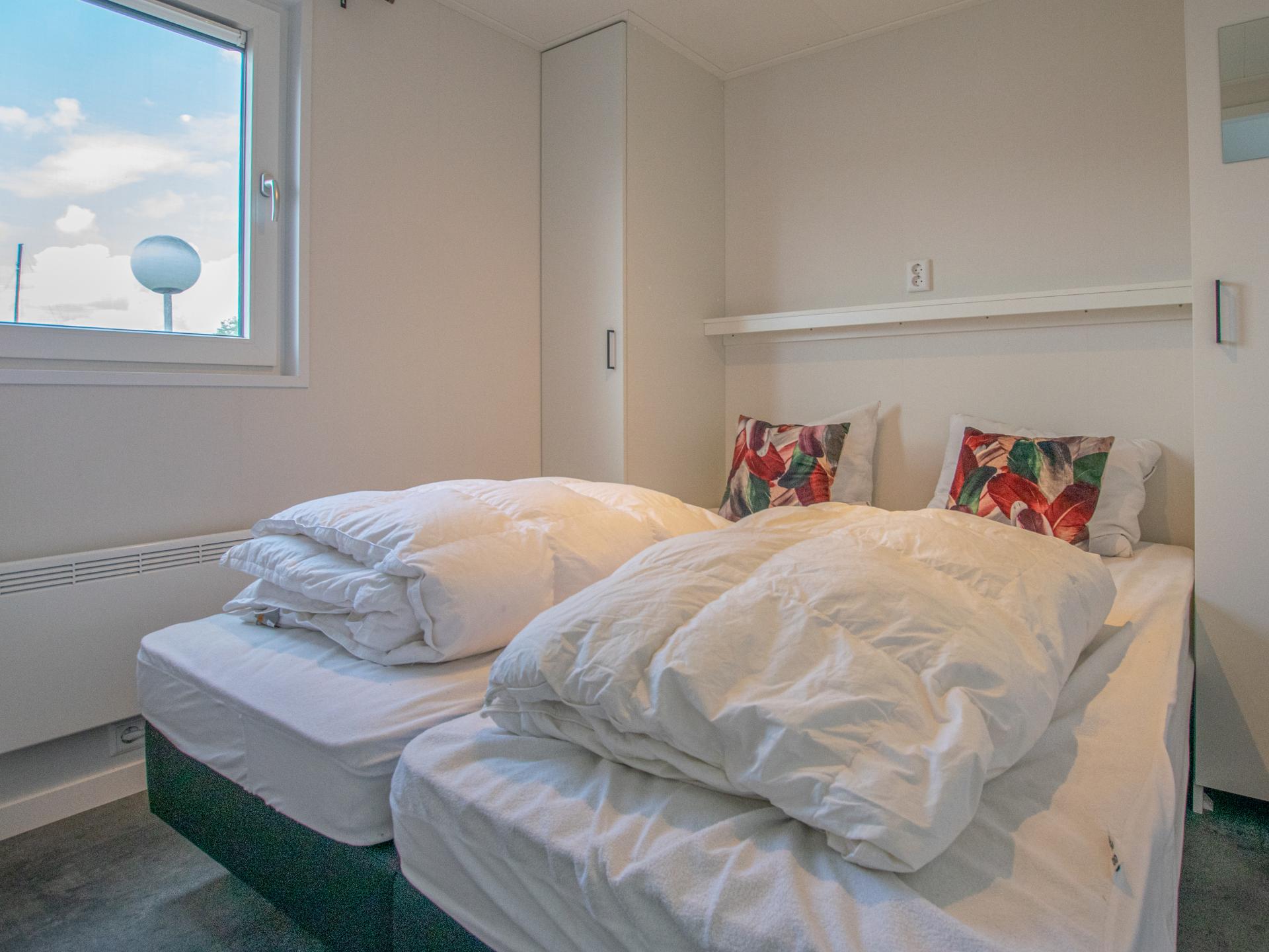 Chalet aan het water met zwemtrap en privéterras in Breukelen - foto 14