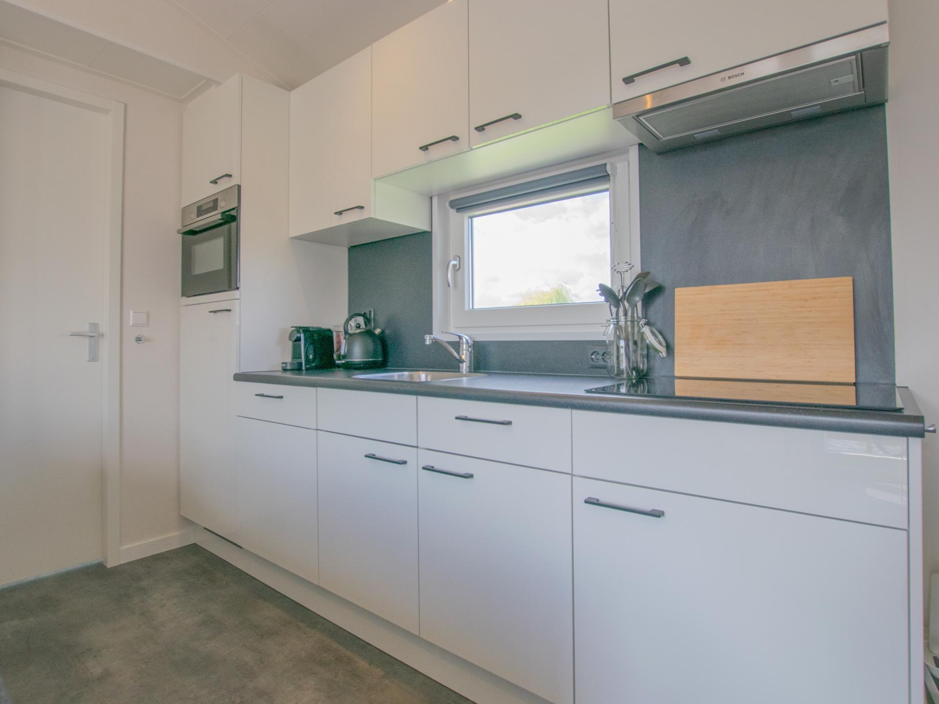 Chalet aan het water met zwemtrap en privéterras in Breukelen - foto 8
