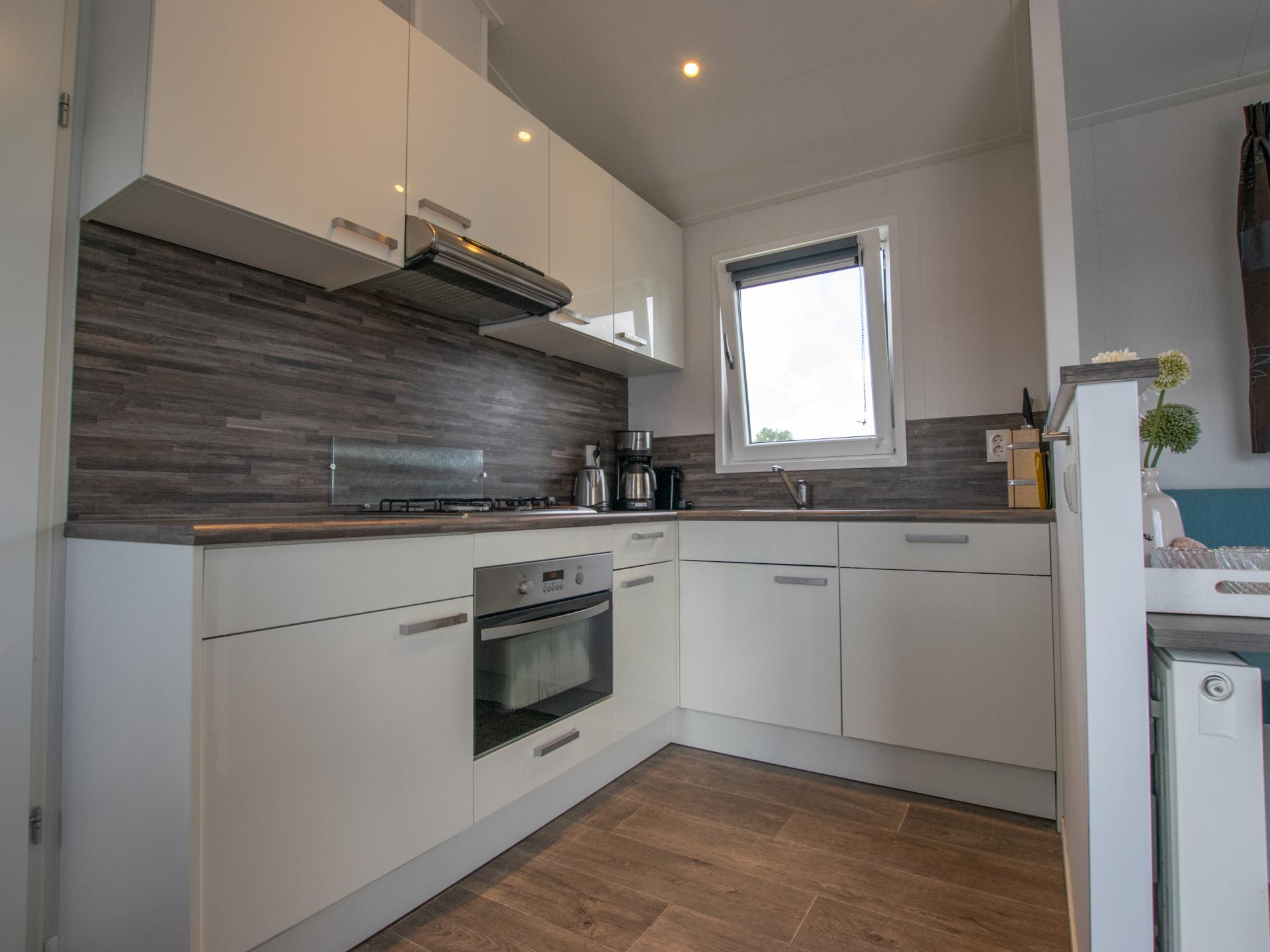 Modern chalet met eigen steiger aan de Loosdrechtse Plassen - foto 7