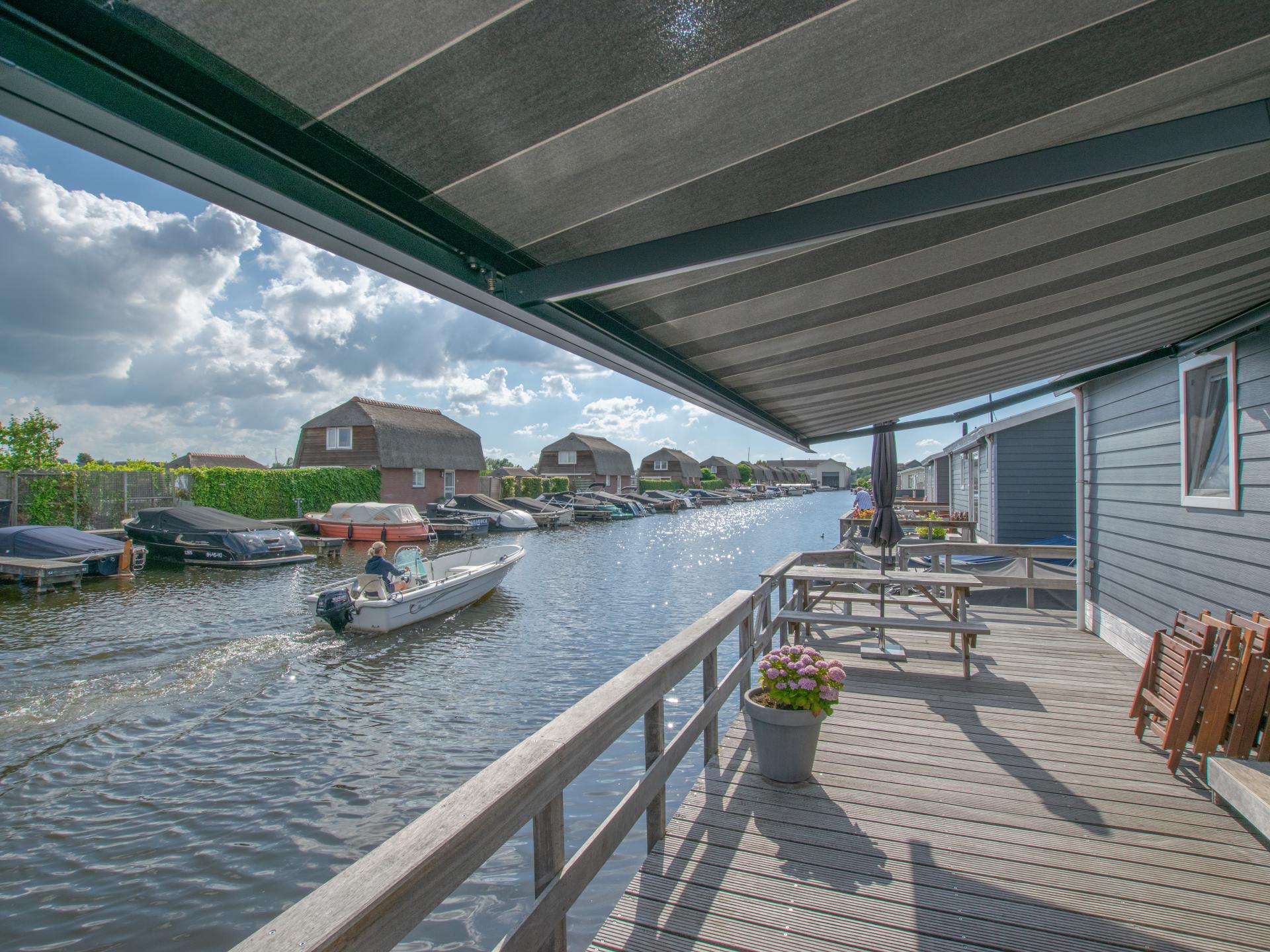 Modern chalet met eigen steiger aan de Loosdrechtse Plassen - foto 19