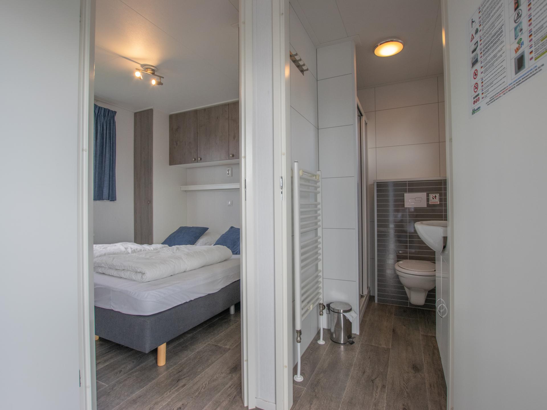Modern chalet met eigen steiger aan de Loosdrechtse Plassen - foto 11