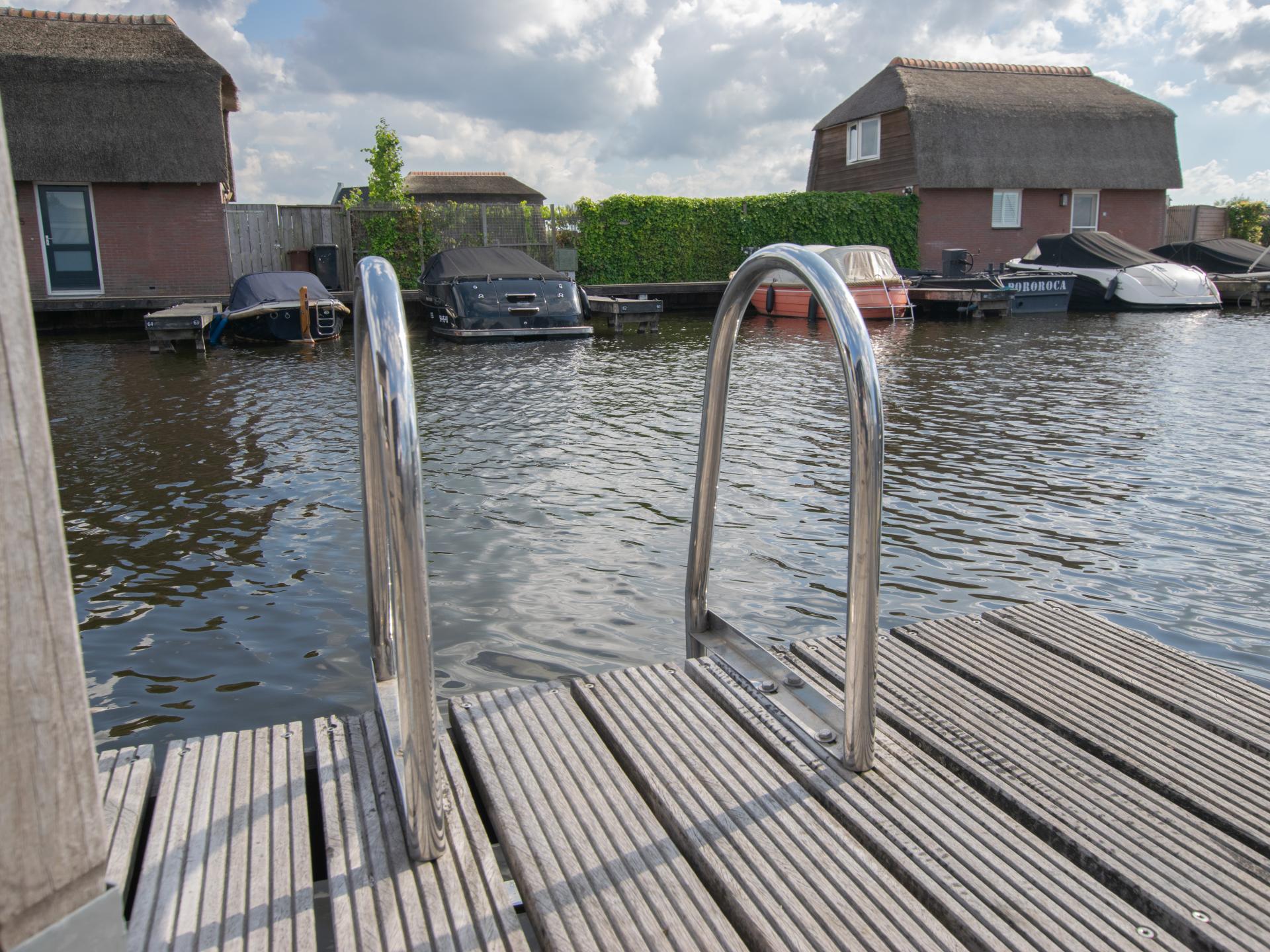 Modern chalet met eigen steiger aan de Loosdrechtse Plassen - foto 21