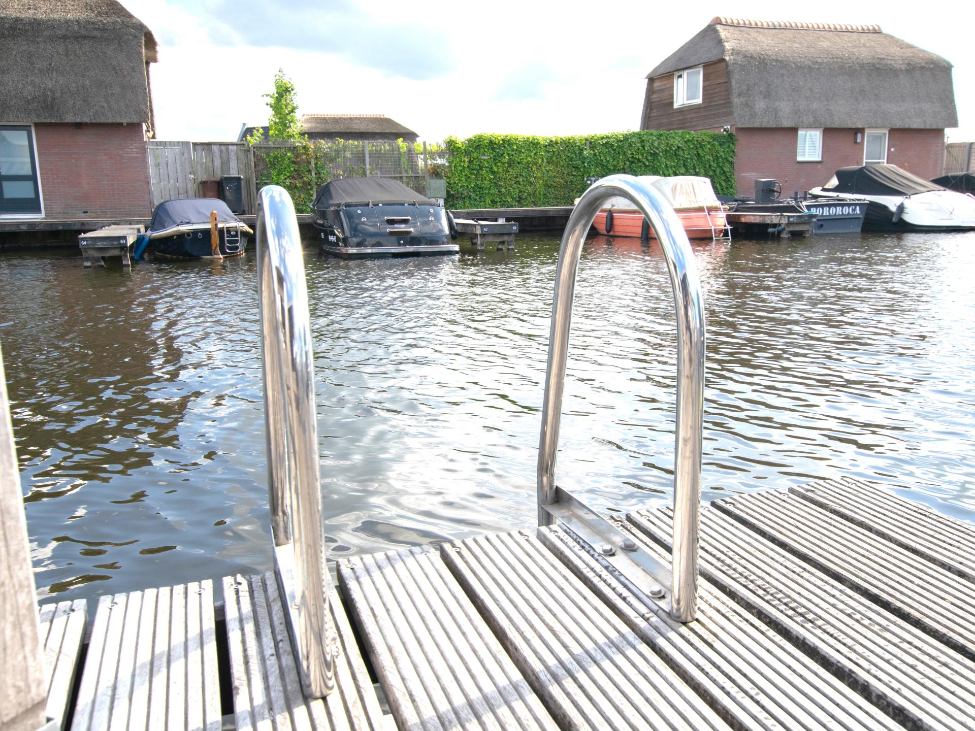 Chalet aan het water met aanlegsteiger in Breukelen, 33m², 2 slaapkamers - foto 19