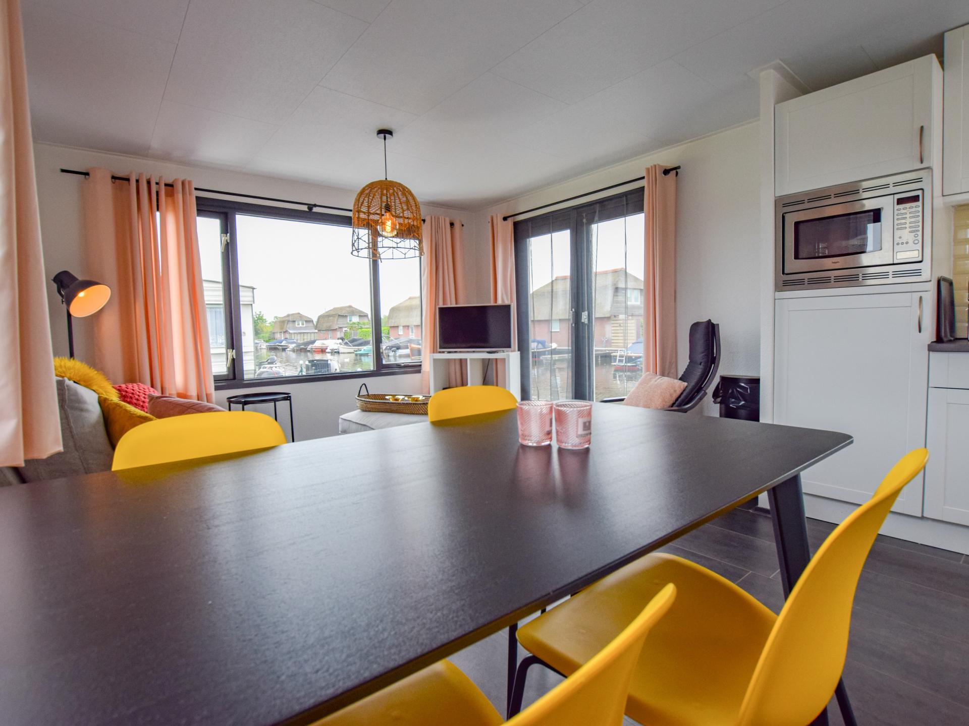 Chalet aan het water met grote veranda in Breukelen - foto 13