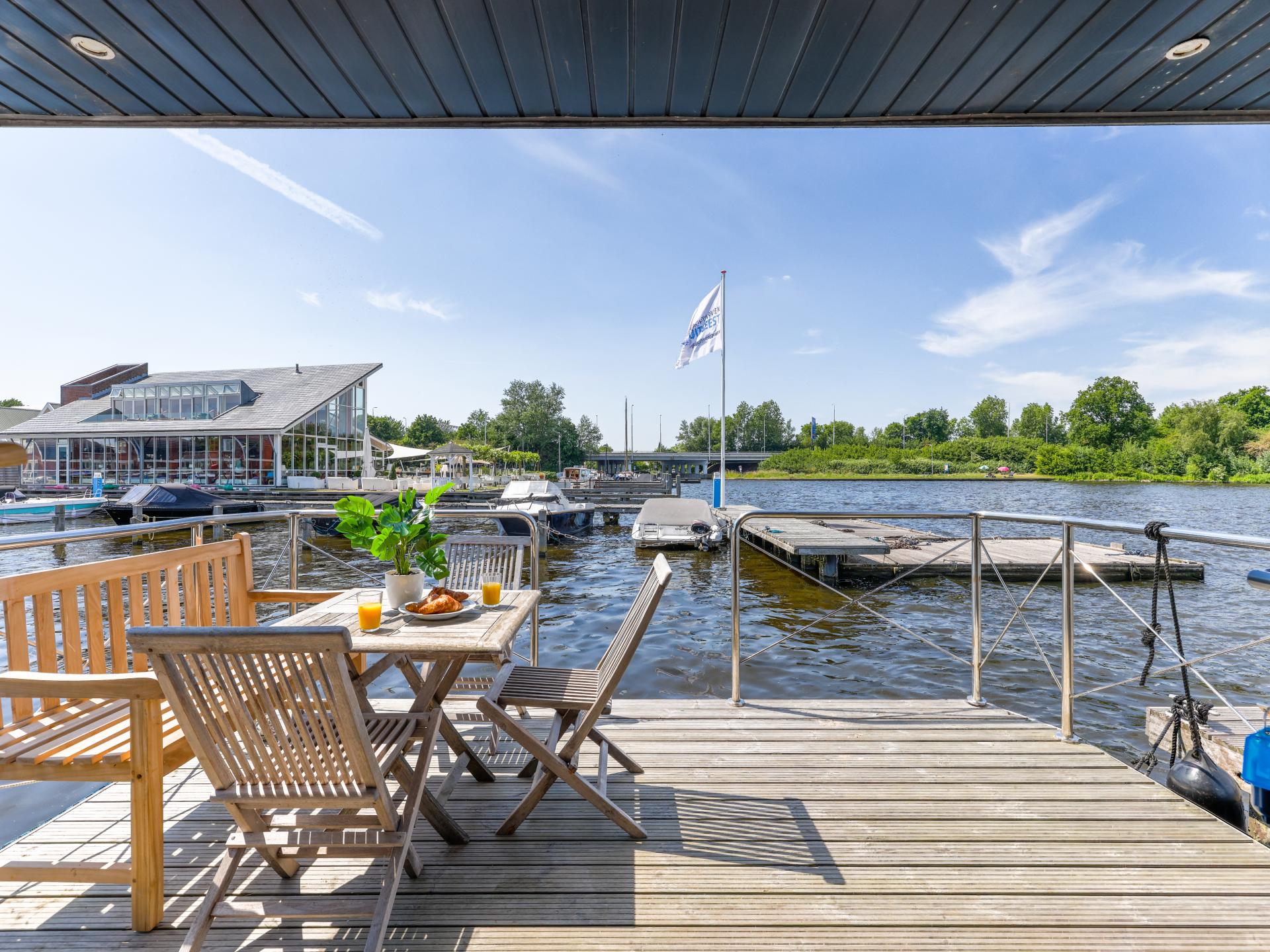 Unieke huisboot met panoramisch dakterras aan het Uitgeestermeer - foto 24