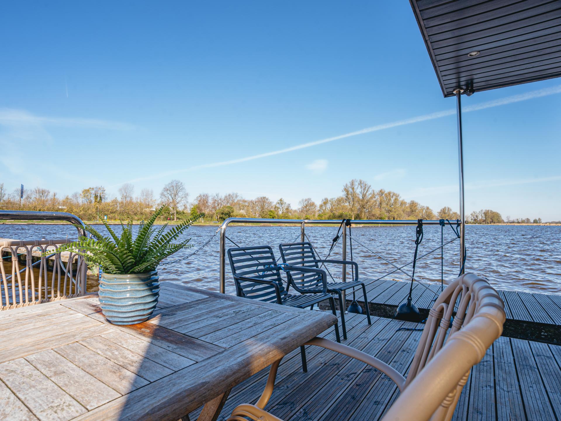 Unieke huisboot met panoramisch dakterras aan het Uitgeestermeer - foto 22