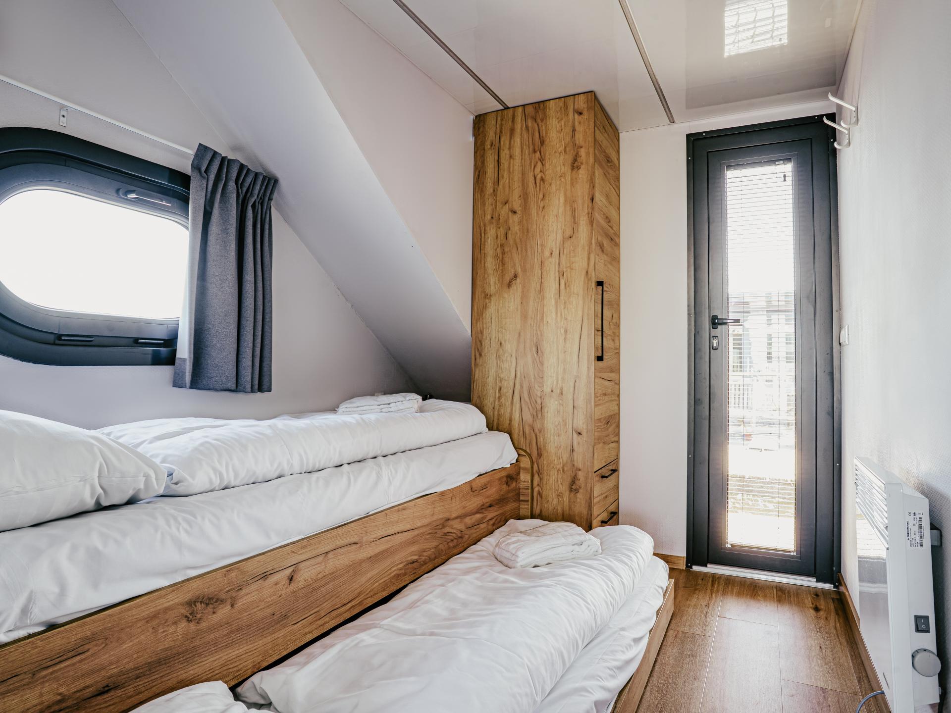 Unieke huisboot met panoramisch dakterras aan het Uitgeestermeer - foto 12