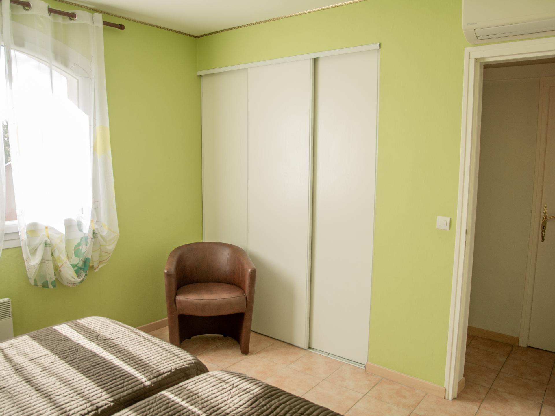 7-persoons vakantiehuis in Bagnols en Forêt met privézwembad - foto 28