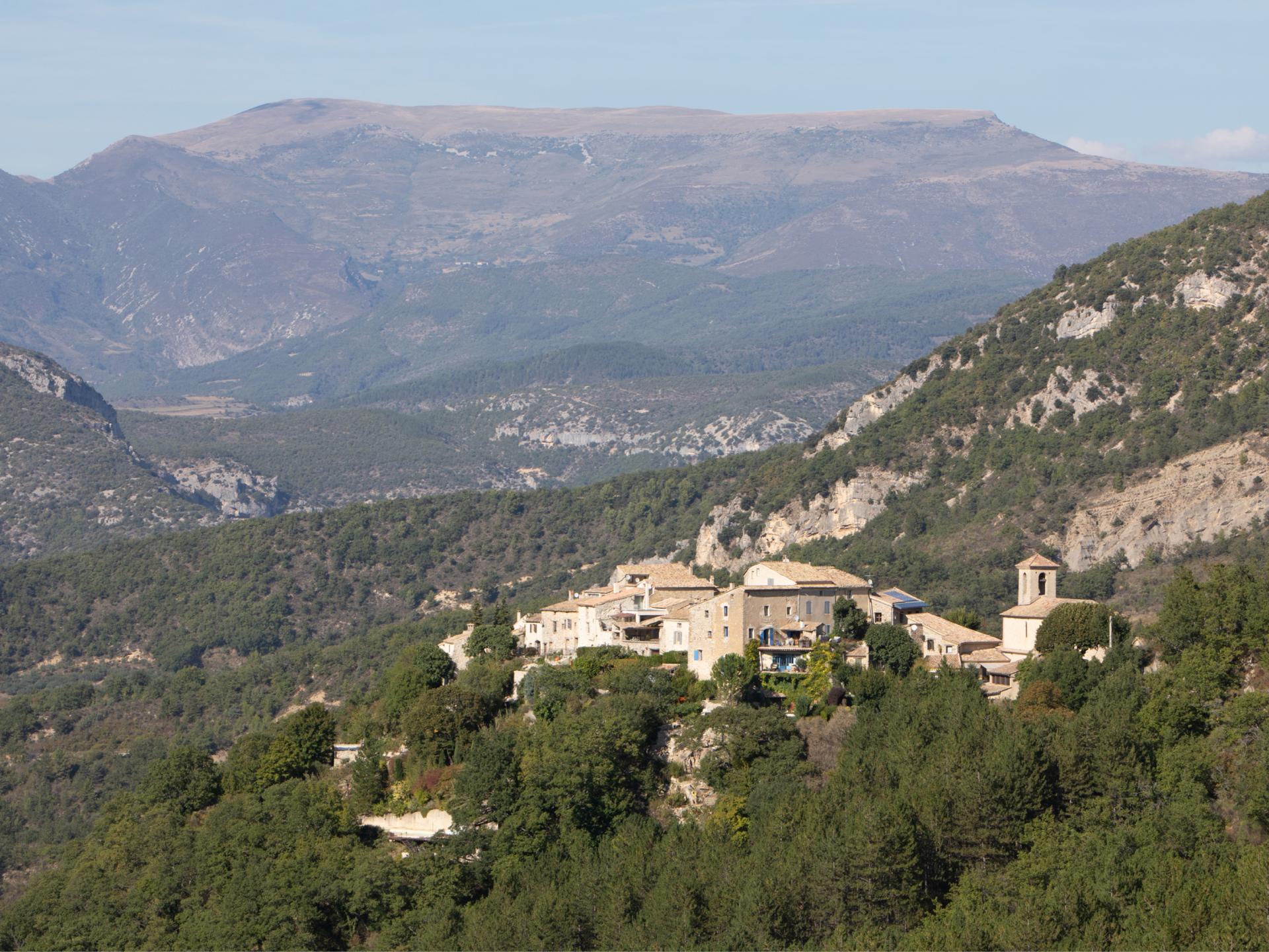 8-persoons karakteristiek vakantiehuis met zwembad in Montaulieu - foto 25