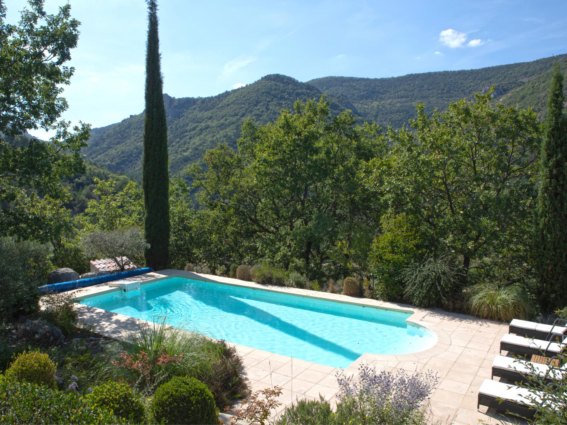 8-persoons karakteristiek vakantiehuis met zwembad in Montaulieu - foto 21