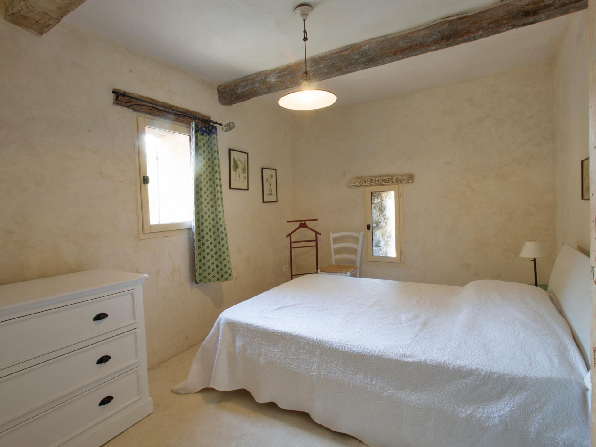 8-persoons karakteristiek vakantiehuis met zwembad in Montaulieu - foto 14