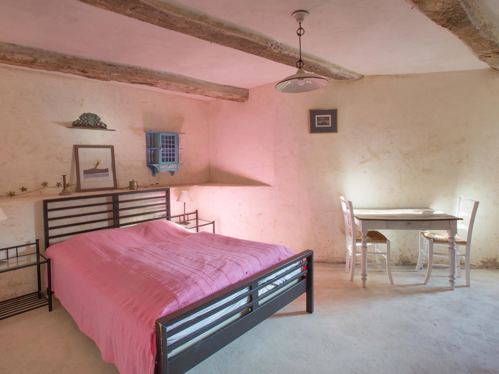 8-persoons karakteristiek vakantiehuis met zwembad in Montaulieu - foto 15