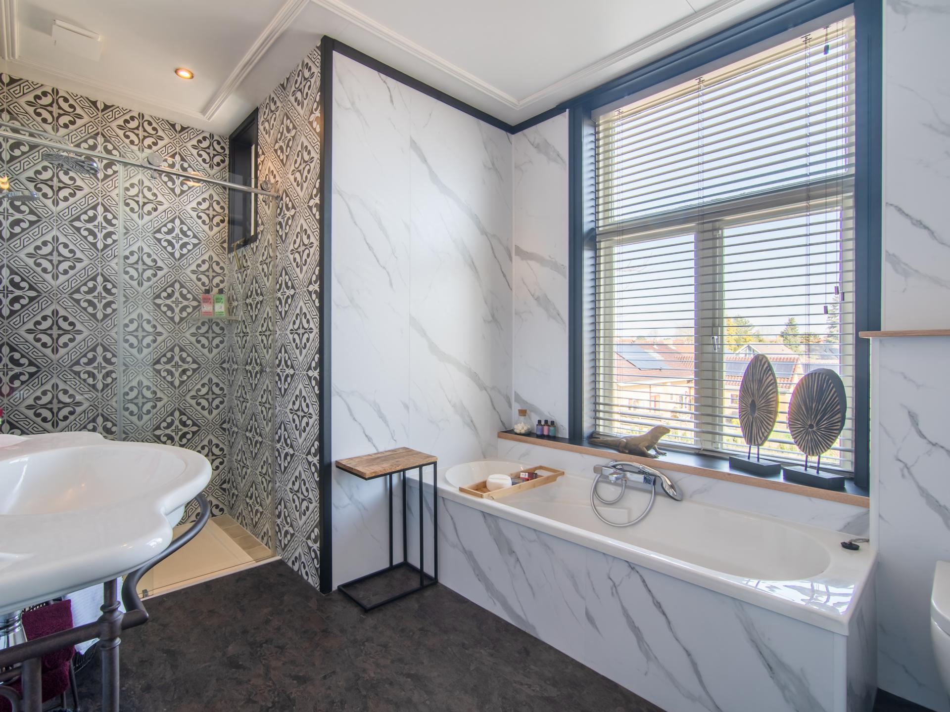 Monumentale villa in hartje Rucphen: luxe en comfort voor 6 personen - foto 23