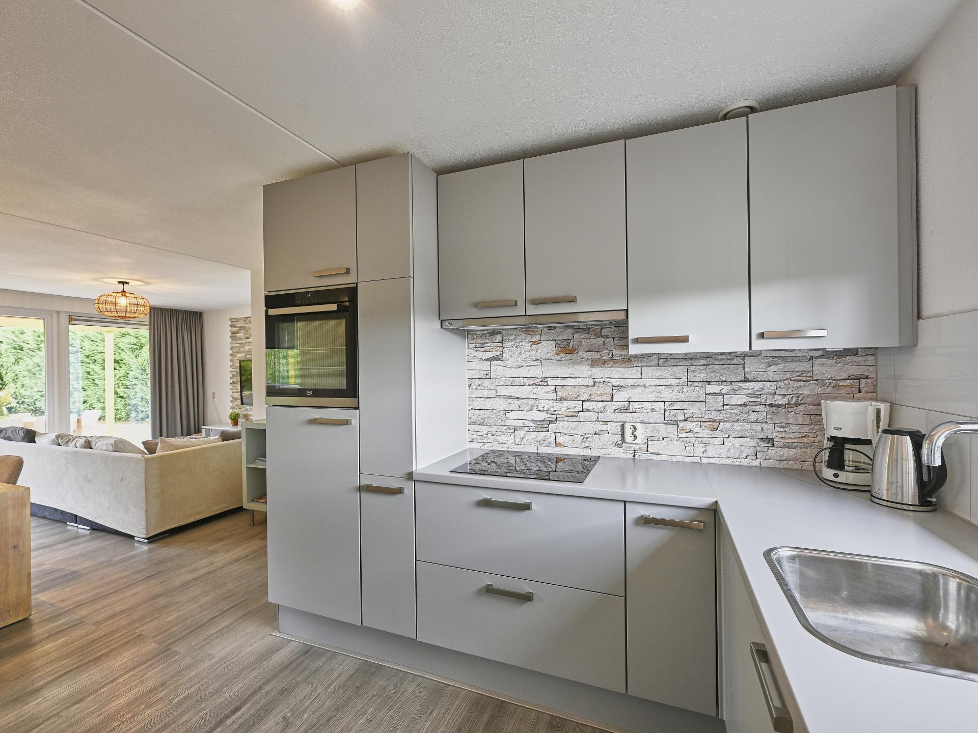 Knus vakantiehuis op vakantiepark aan de haven van Stevensweert - foto 7