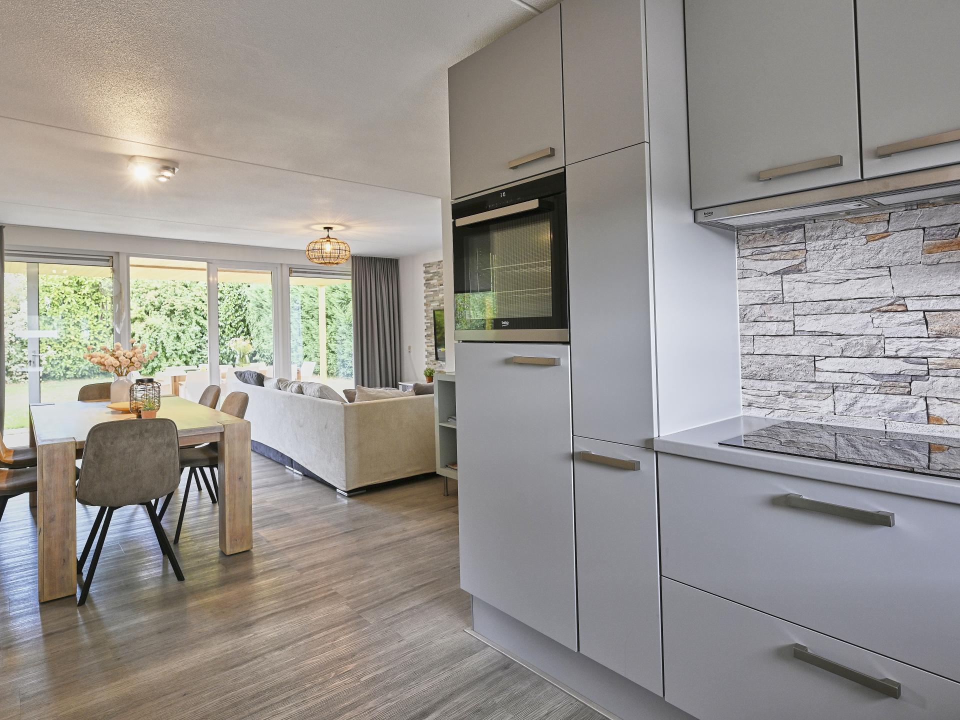 Knus vakantiehuis op vakantiepark aan de haven van Stevensweert - foto 15