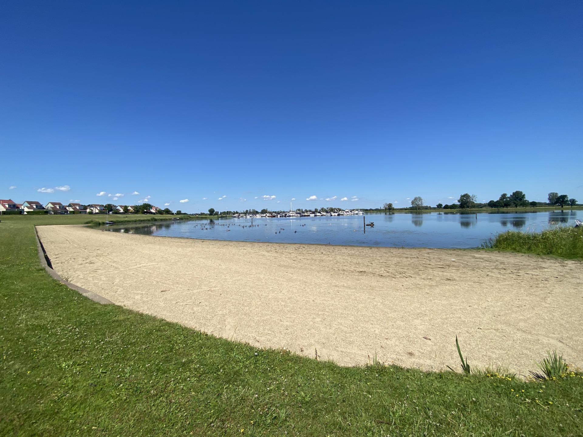 Knus vakantiehuis op vakantiepark aan de haven van Stevensweert - foto 49
