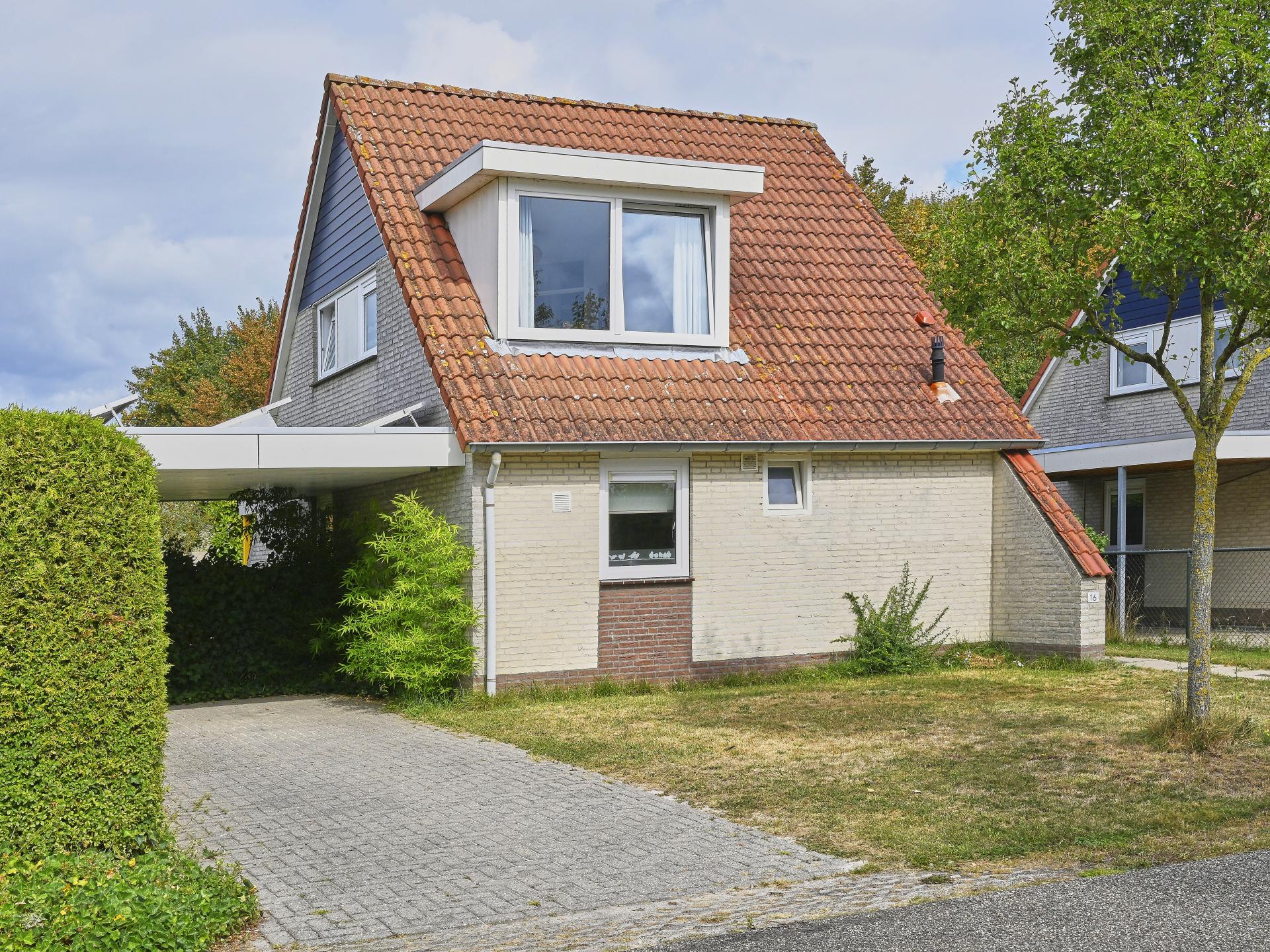 Knus vakantiehuis op vakantiepark aan de haven van Stevensweert - foto 36