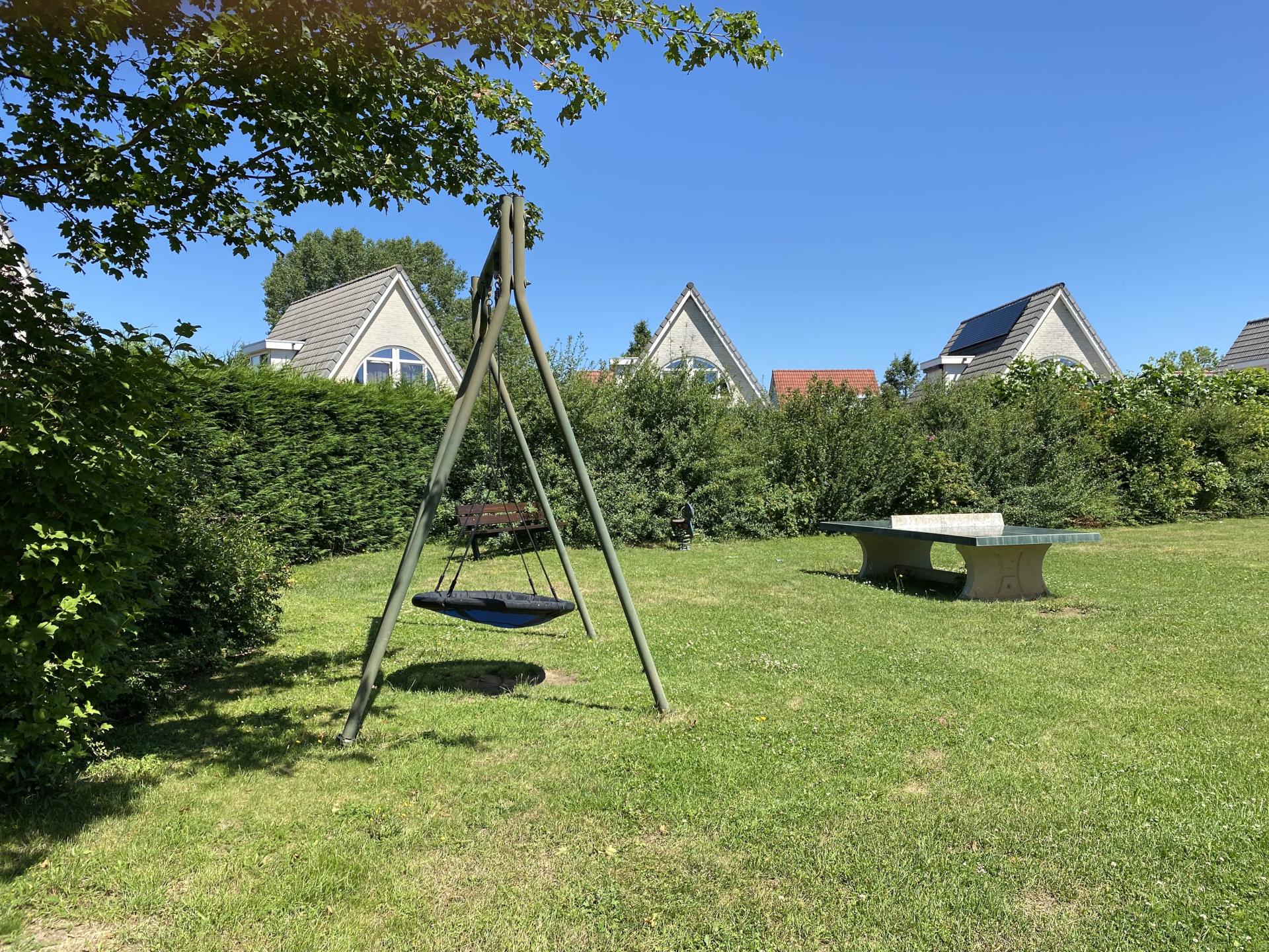 Knus vakantiehuis op vakantiepark aan de haven van Stevensweert - foto 41