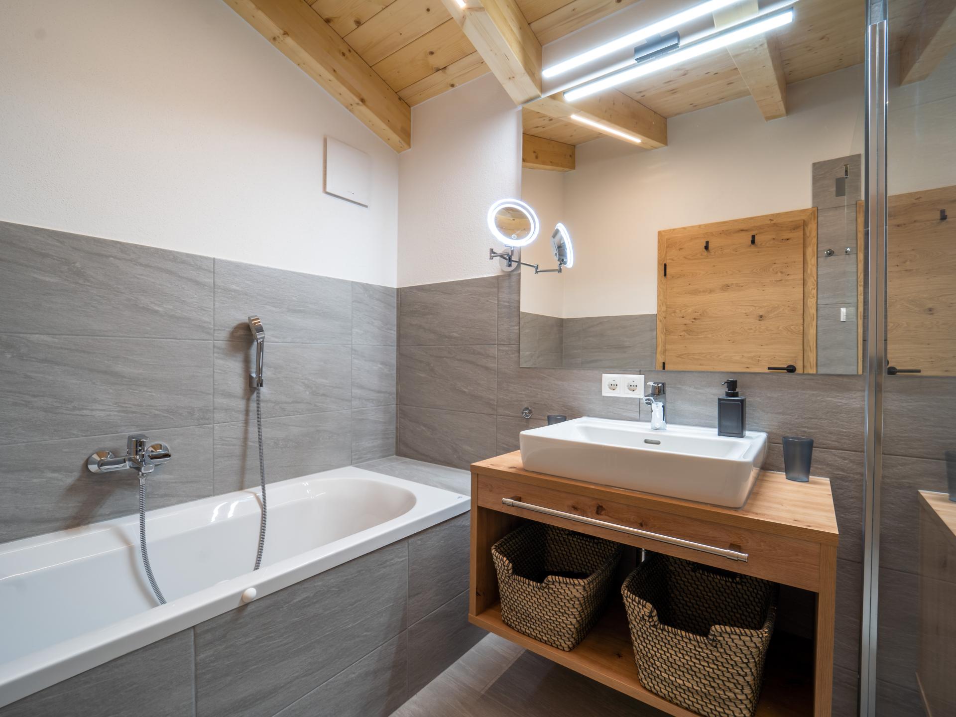 Modern appartement met balkon en bergzicht, 200m van de piste in St. Anton - foto 14
