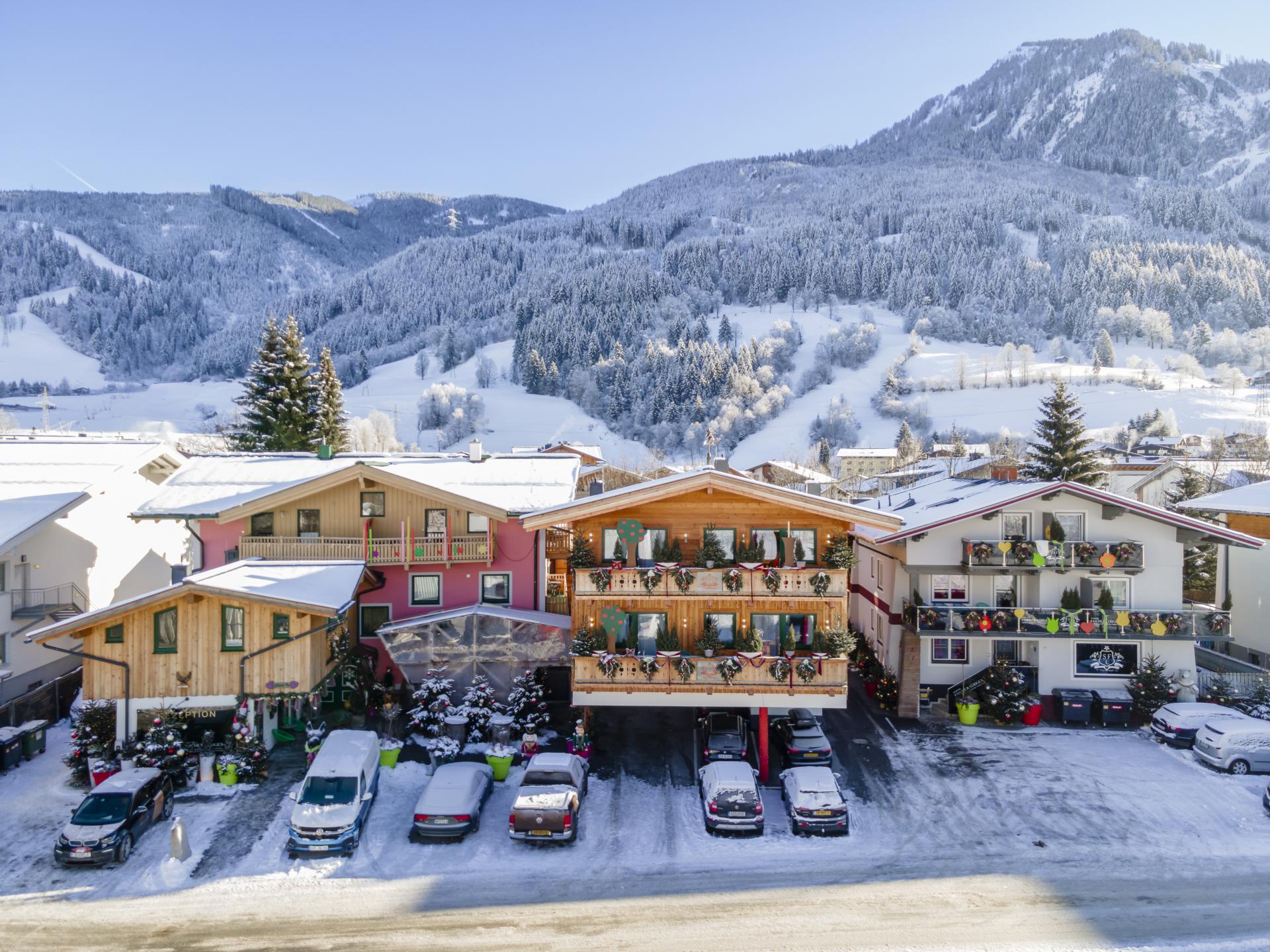 Ruim vrijstaand chalet voor 24 personen op 90 meter van centrum Kaprun - foto 20