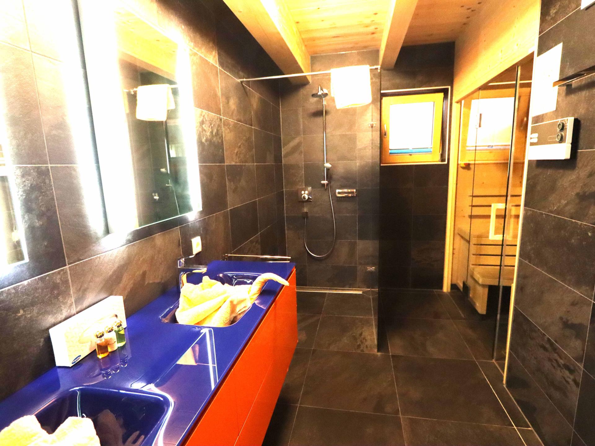 Authentieke blokhut met privésauna op 10 meter van de piste in Kaprun - foto 8