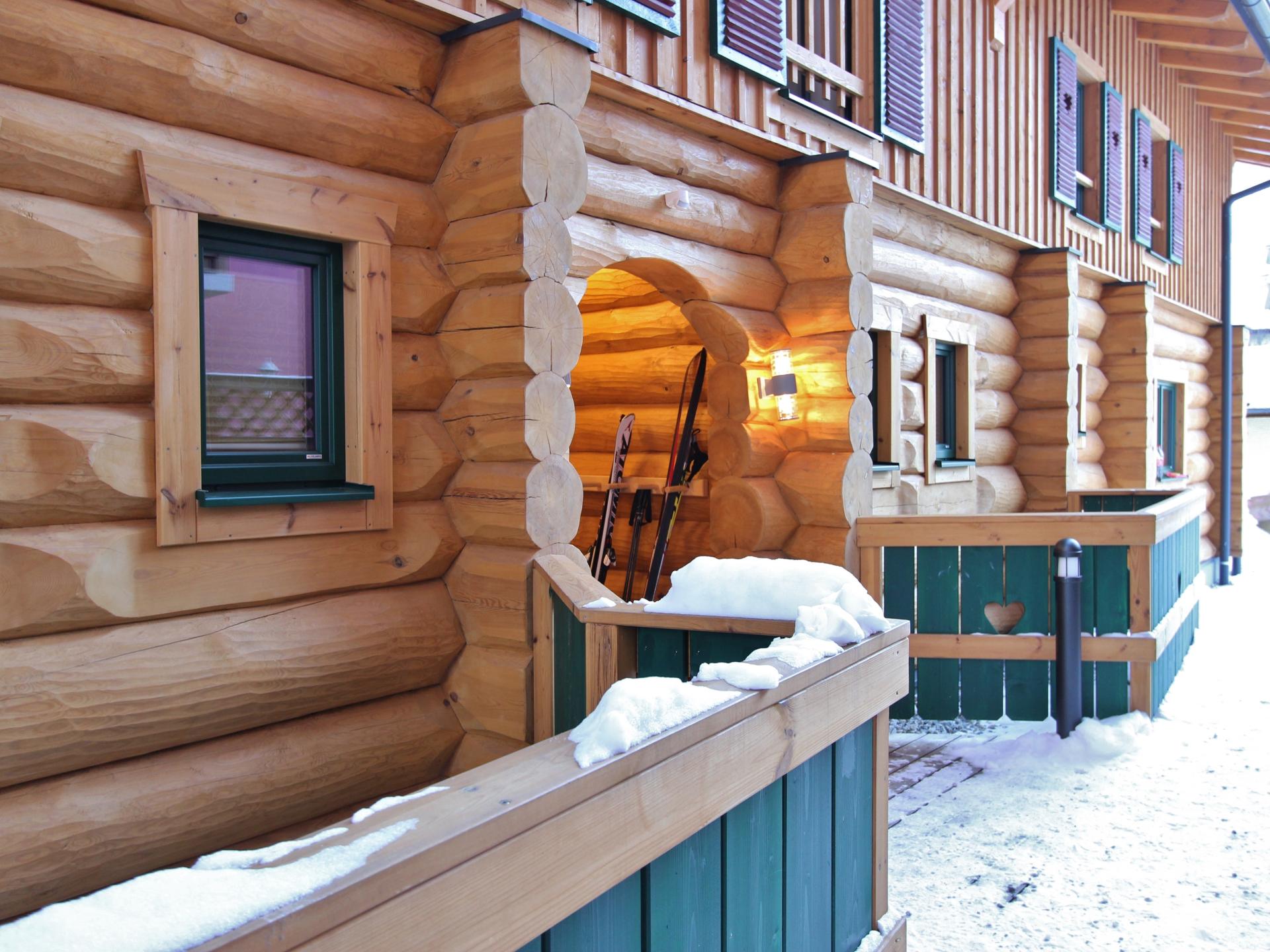 Authentieke blokhut met privésauna op 10 meter van de piste in Kaprun - foto 14