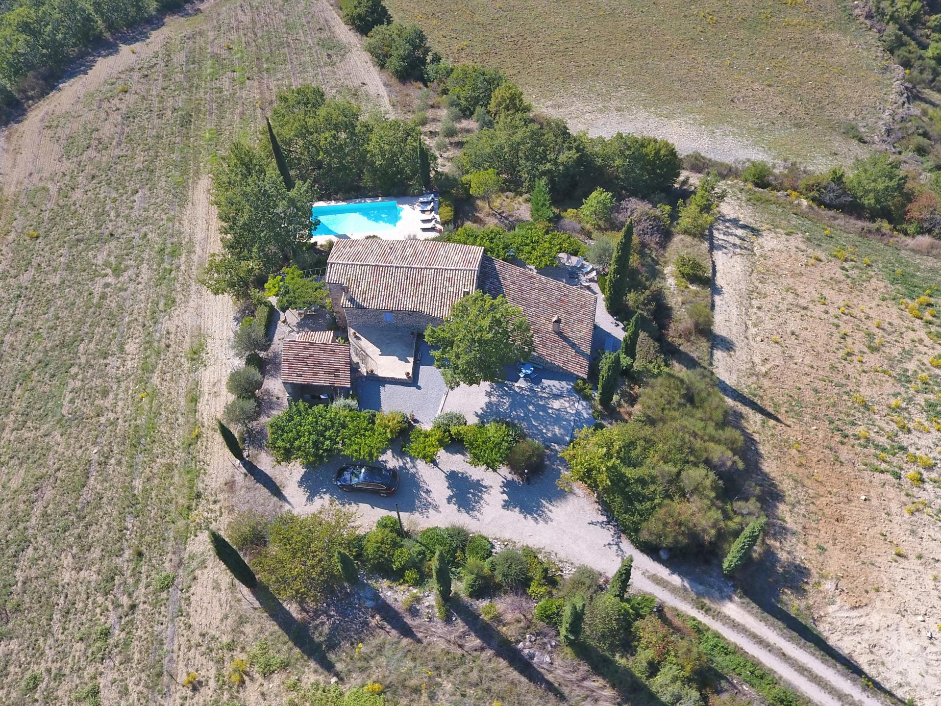 Authentiek 18e-eeuws landhuis met verwarmd zwembad in de Drôme - foto 9