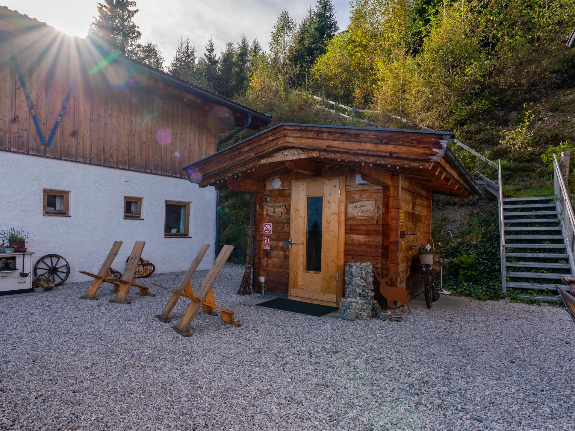 Vrijstaand chalet met sauna en panoramisch bergzicht in Piesendorf - foto 35