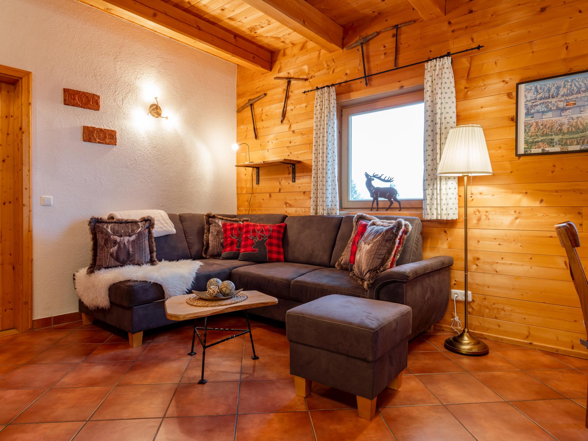 Vrijstaand chalet met sauna en panoramisch bergzicht in Piesendorf - foto 4