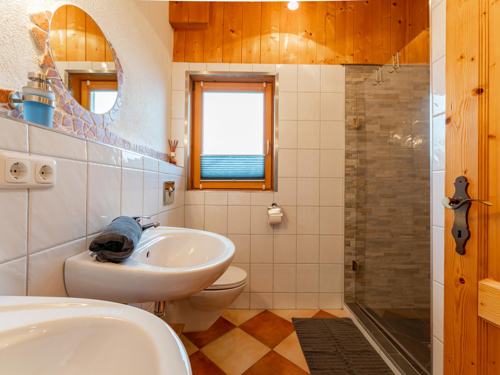 Vrijstaand chalet met sauna en panoramisch bergzicht in Piesendorf - foto 10
