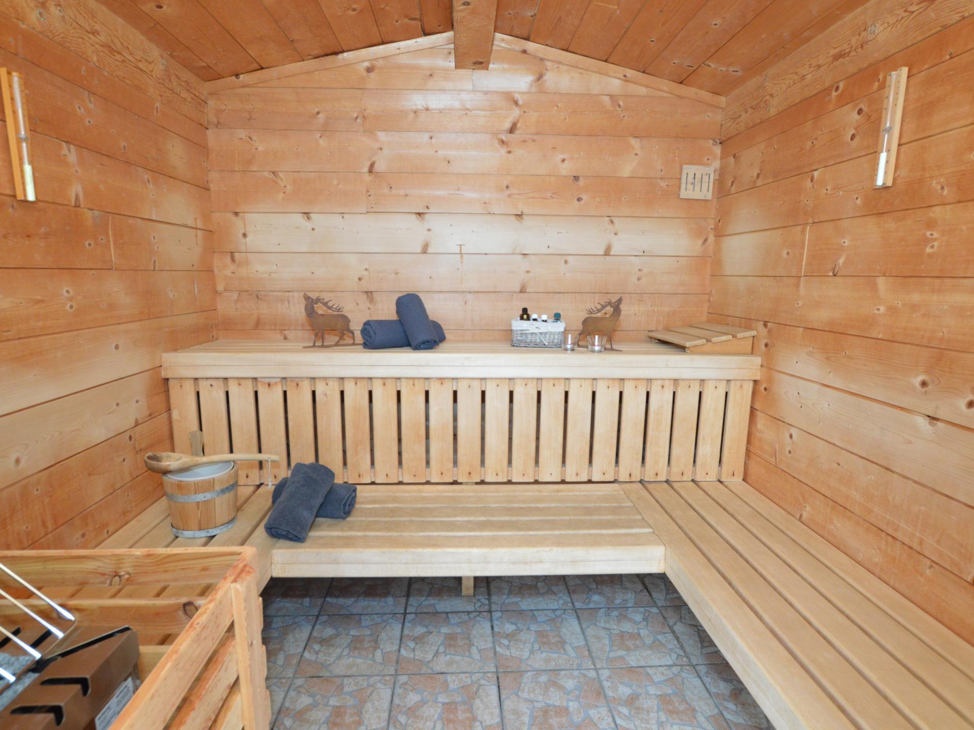 Vrijstaand chalet met sauna en panoramisch bergzicht in Piesendorf - foto 11