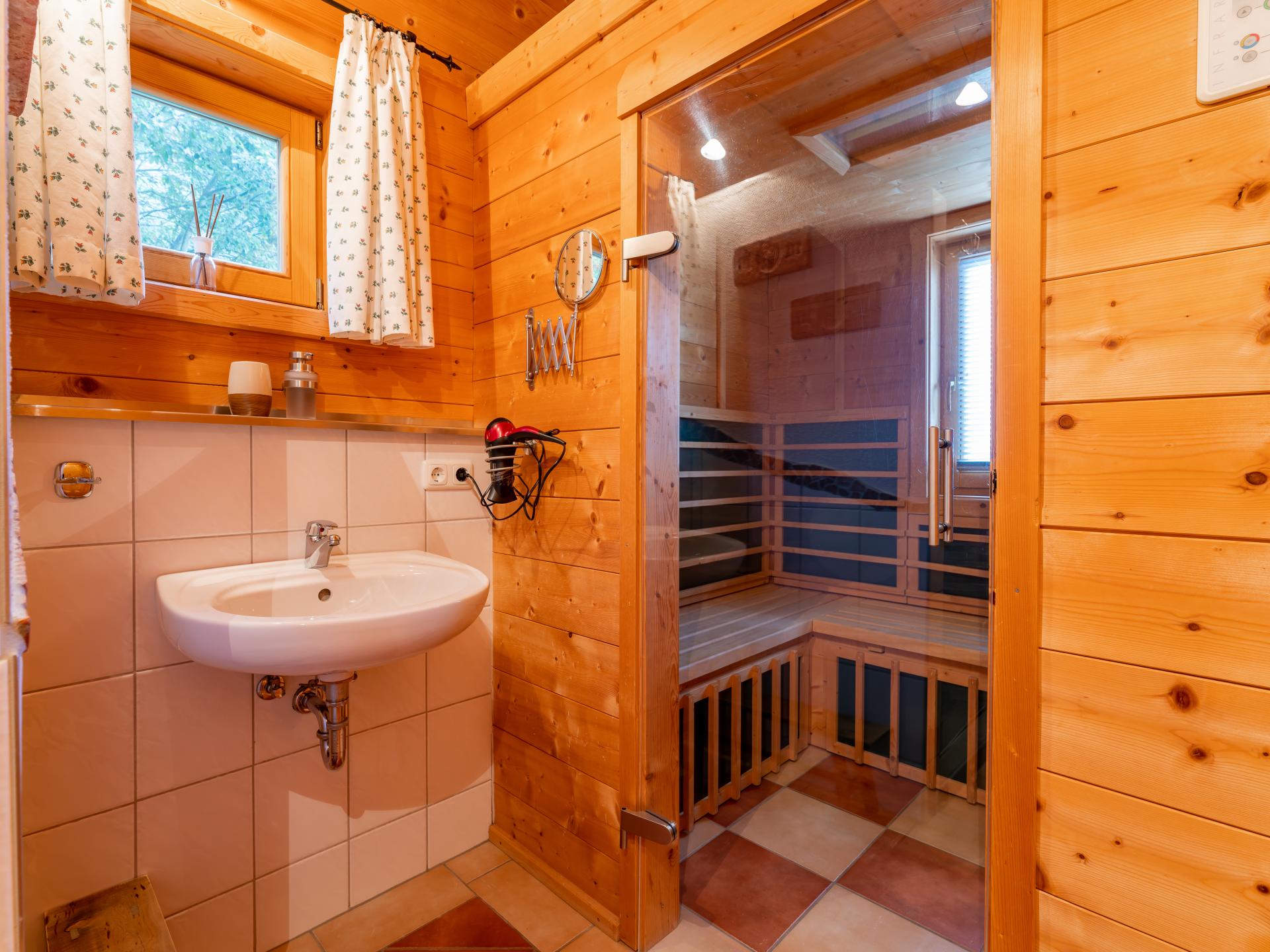 Vrijstaand chalet met sauna en panoramisch bergzicht in Piesendorf - foto 20