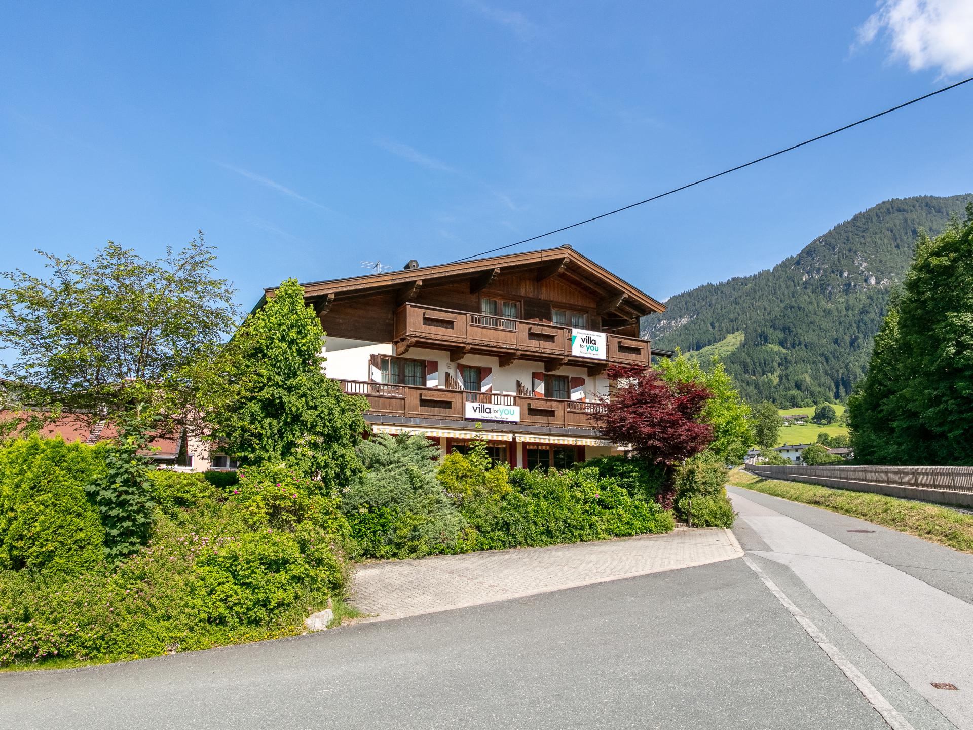 Authentiek Tirools pension voor 34 personen direct aan de piste in Brixen im Thale - foto 57