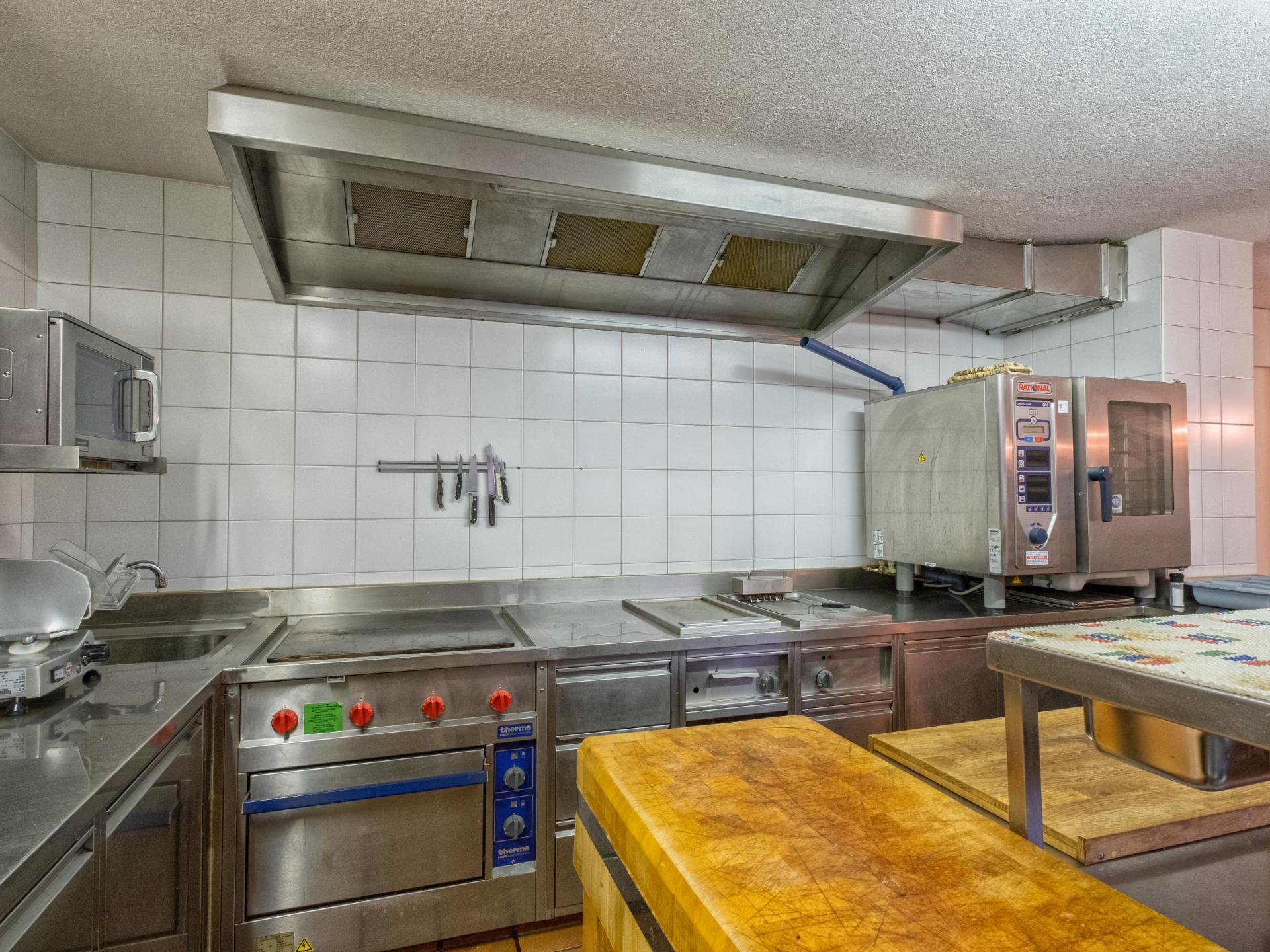 Authentiek Tirools pension voor 34 personen direct aan de piste in Brixen im Thale - foto 13