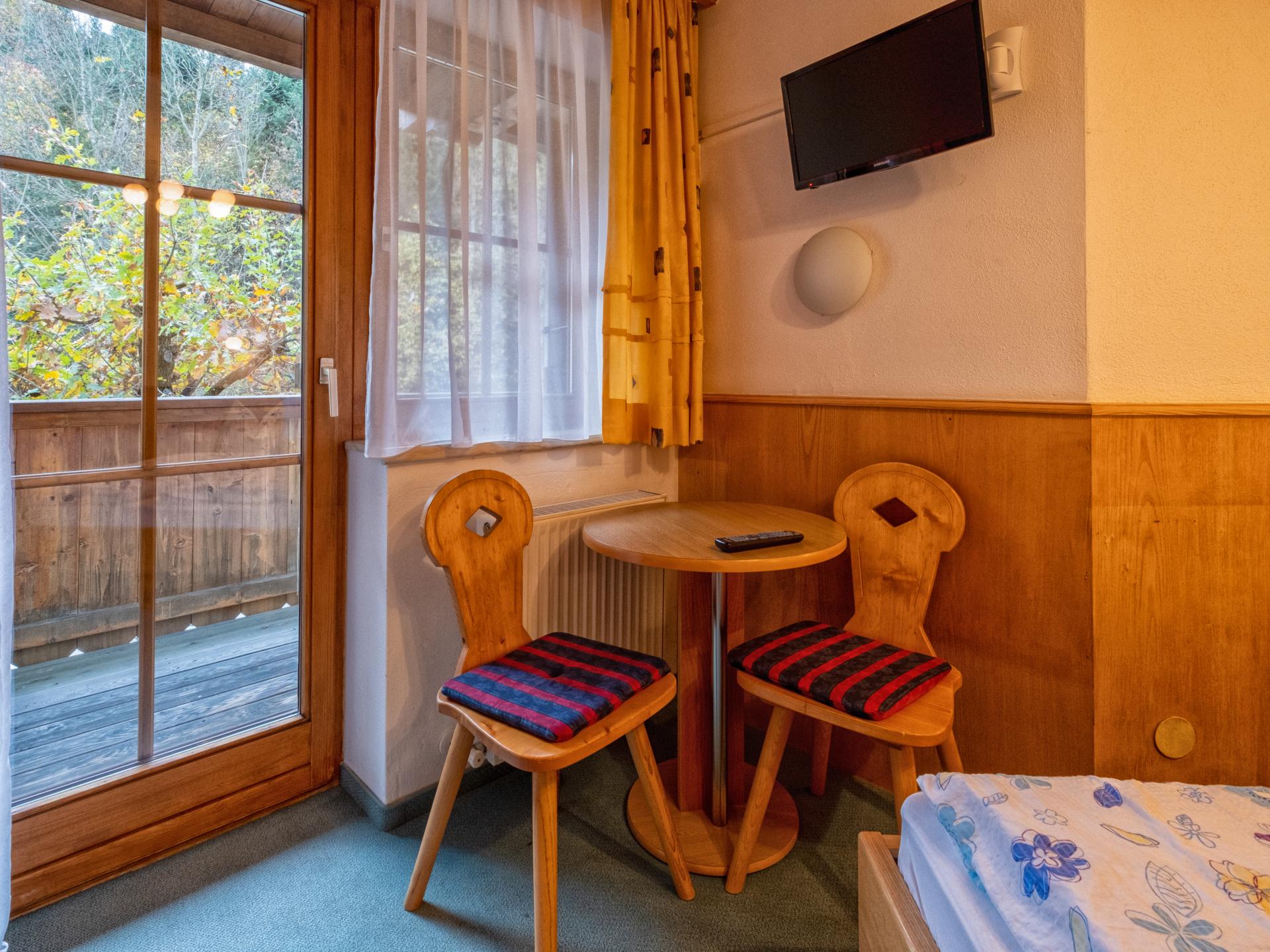 Authentiek Tirools pension voor 34 personen direct aan de piste in Brixen im Thale - foto 39
