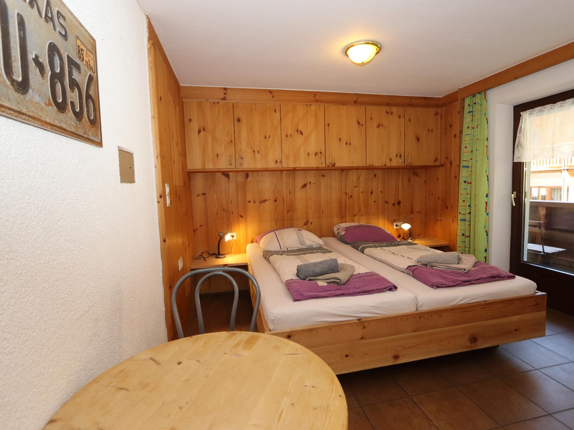 Grootschalig vakantiehuis voor 30 personen met privésauna, bar en biljart direct aan de piste - foto 20