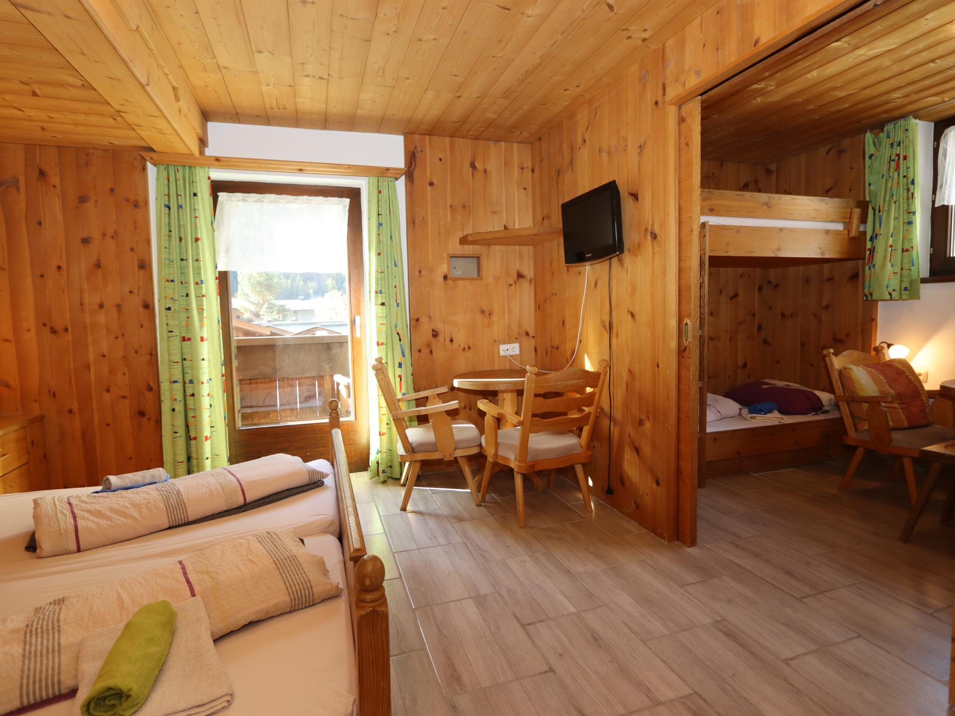 Grootschalig vakantiehuis voor 30 personen met privésauna, bar en biljart direct aan de piste - foto 21
