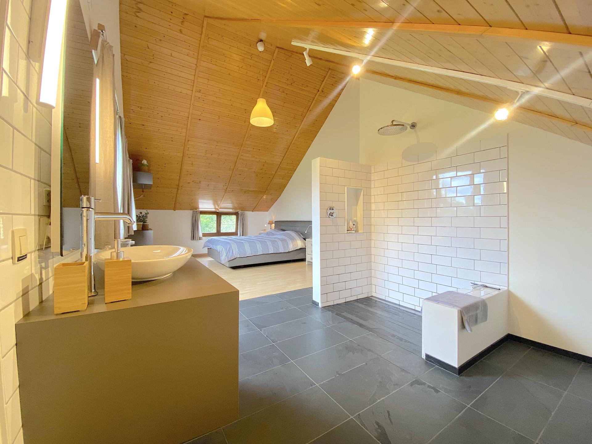 Vrijstaand 8-persoons vakantiehuis met tuin in Houffalize - foto 8