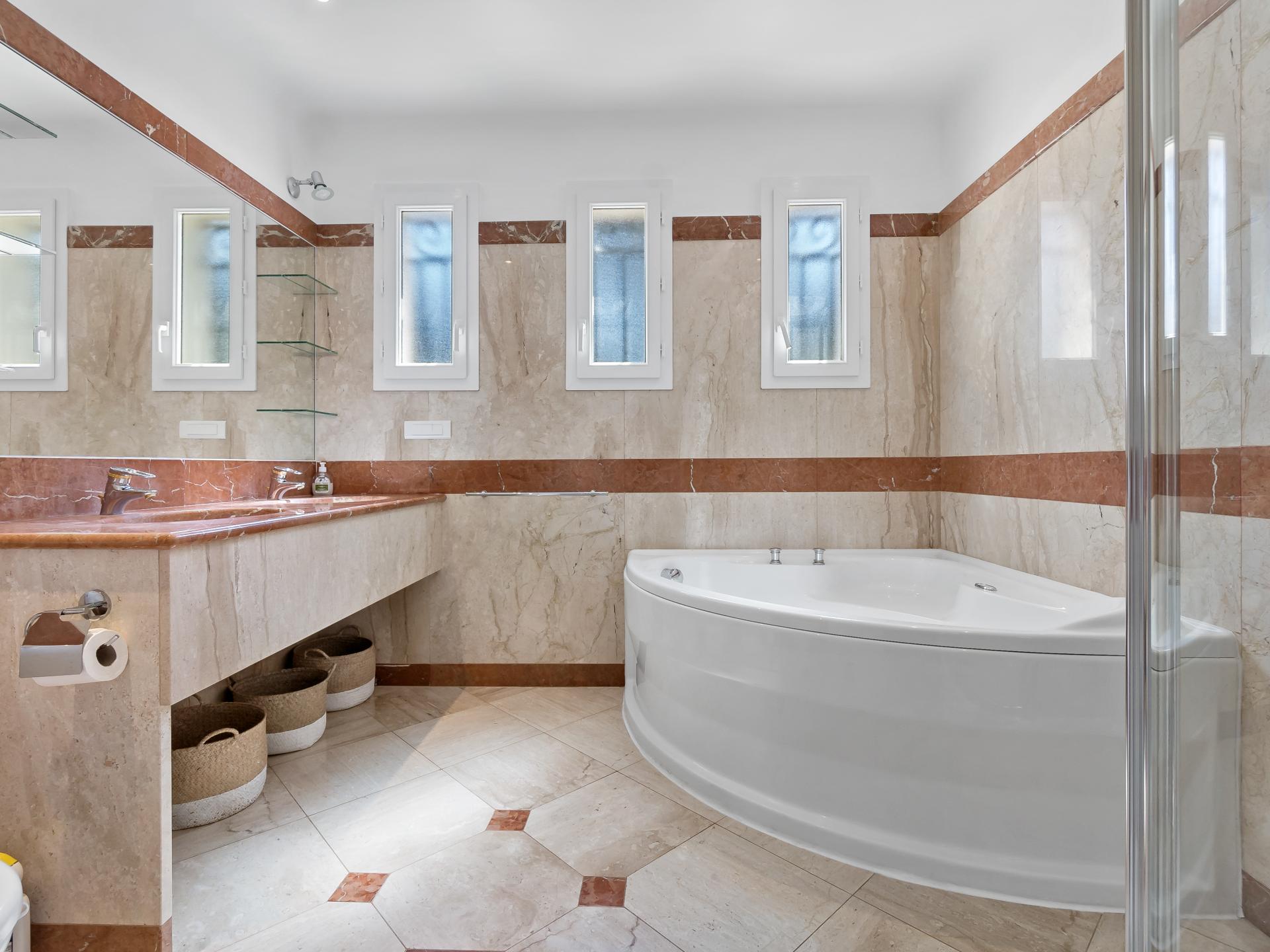 Villa met privézwembad bij golfbaan en strand in Sainte-Maxime - foto 14