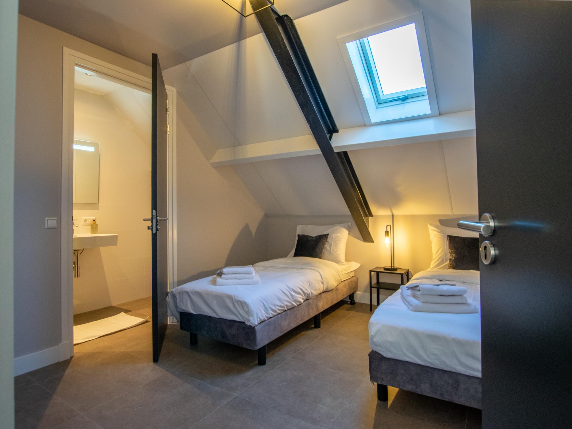 Luxe groepsvilla Lage Zwaluwe: 24 pers, eigen badkamer, nabij Biesbosch - foto 24