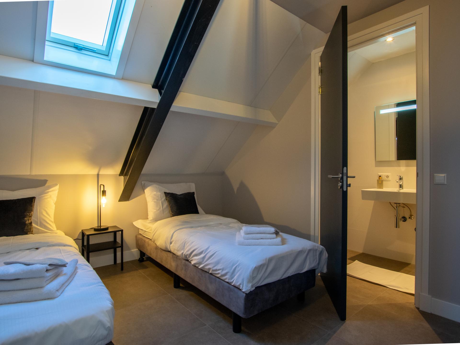 Luxe groepsvilla Lage Zwaluwe: 24 pers, eigen badkamer, nabij Biesbosch - foto 29