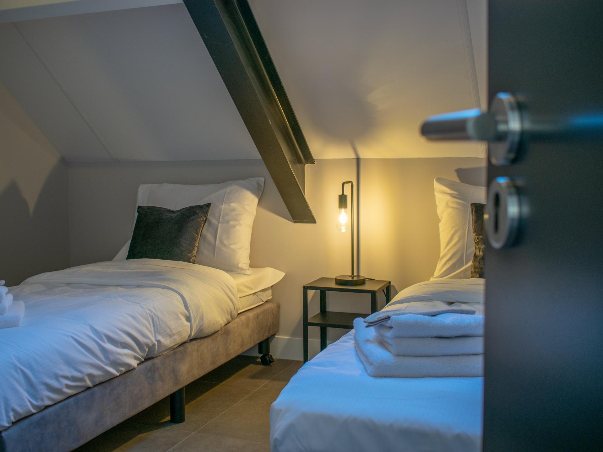 Luxe groepsvilla Lage Zwaluwe: 24 pers, eigen badkamer, nabij Biesbosch - foto 23