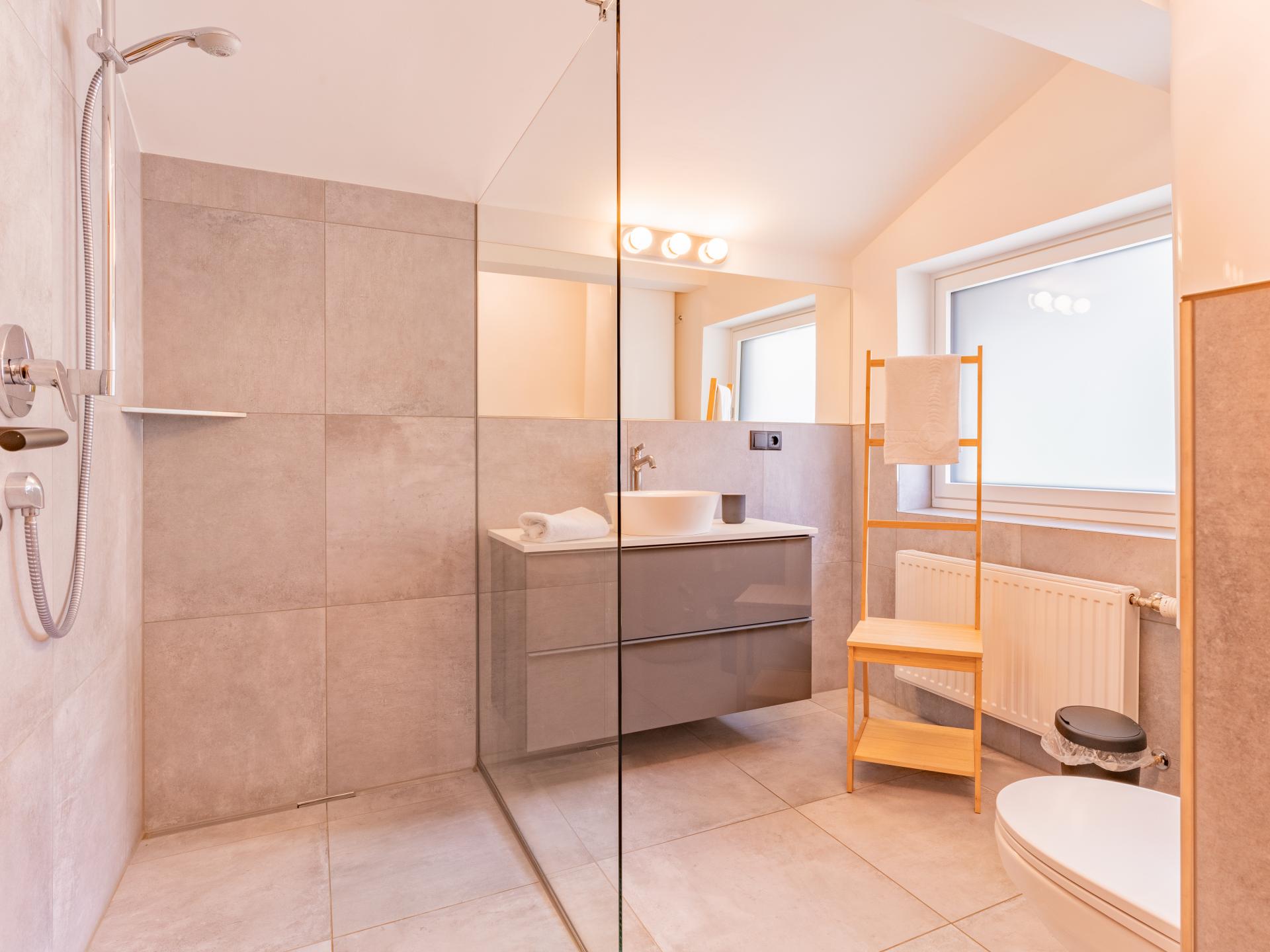 Aan de piste: Ruim appartement voor 7 personen in Hopfgarten im Brixental - foto 12