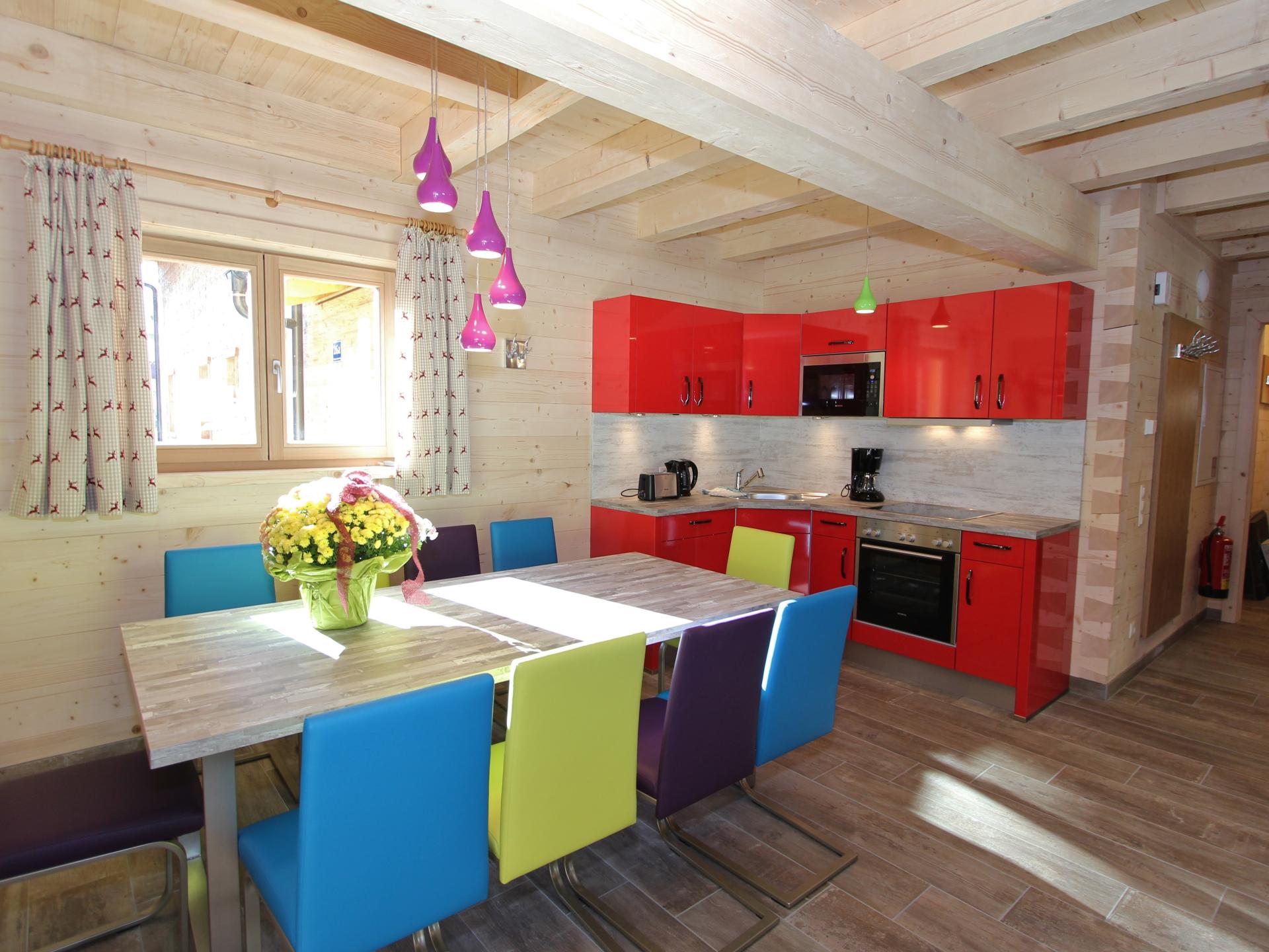 Vrijstaand chalet met sauna & hottub aan de beek in centrum Kaprun - foto 8