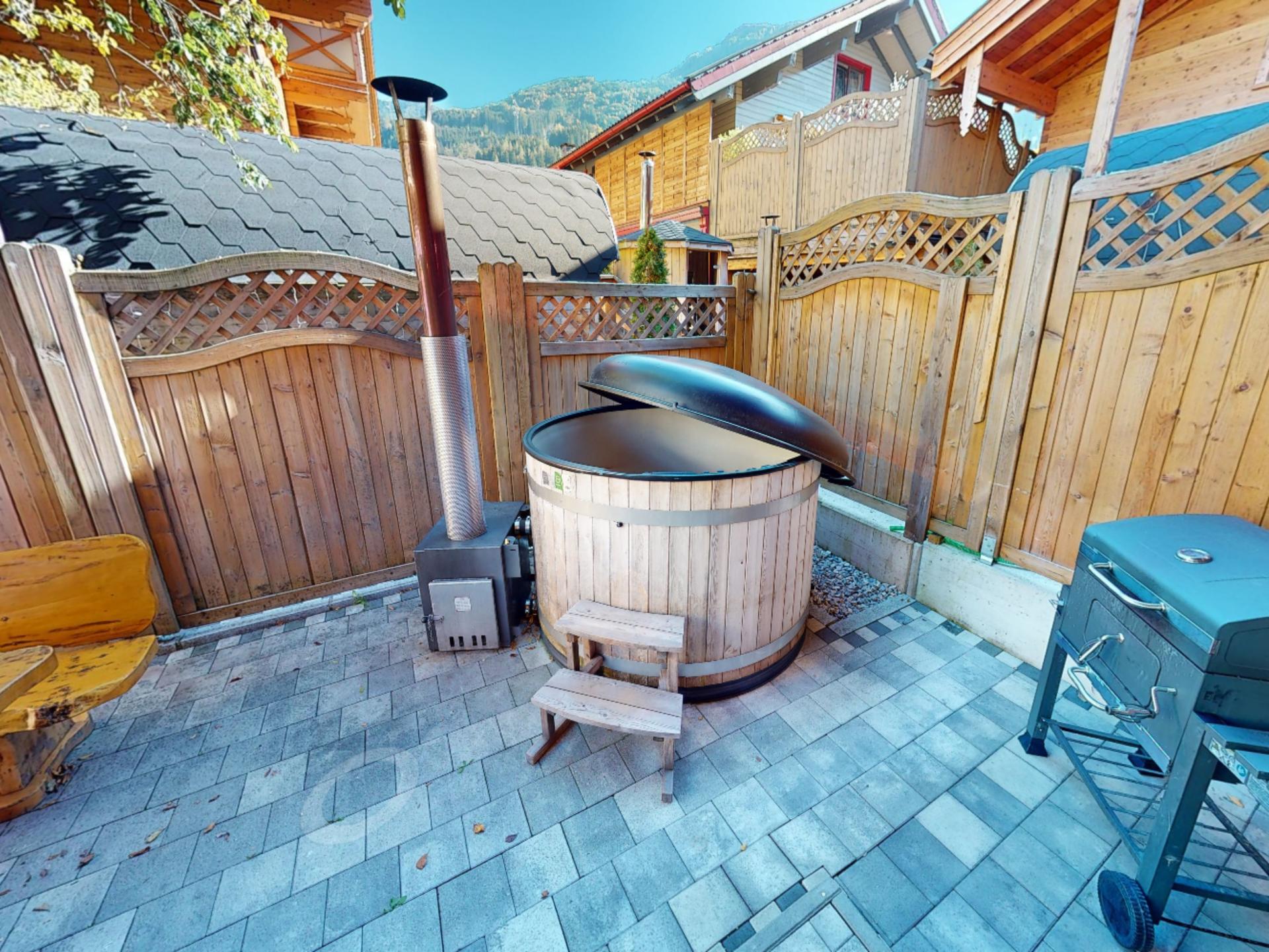 Vrijstaand chalet met sauna & hottub aan de beek in centrum Kaprun - foto 2