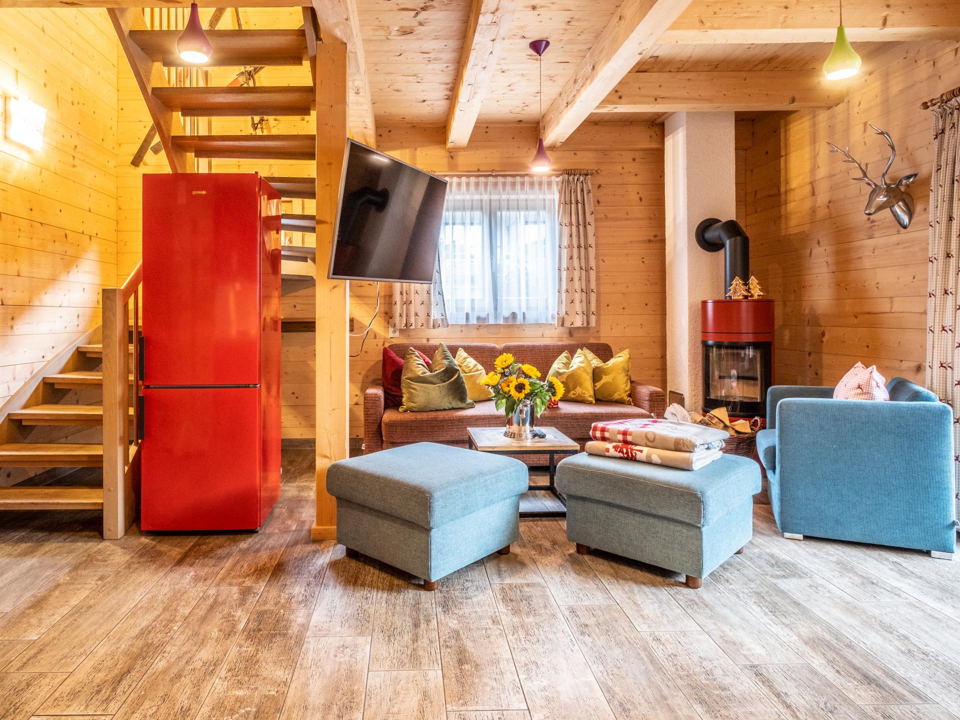 Vrijstaand chalet met sauna & hottub aan de beek in centrum Kaprun - foto 3