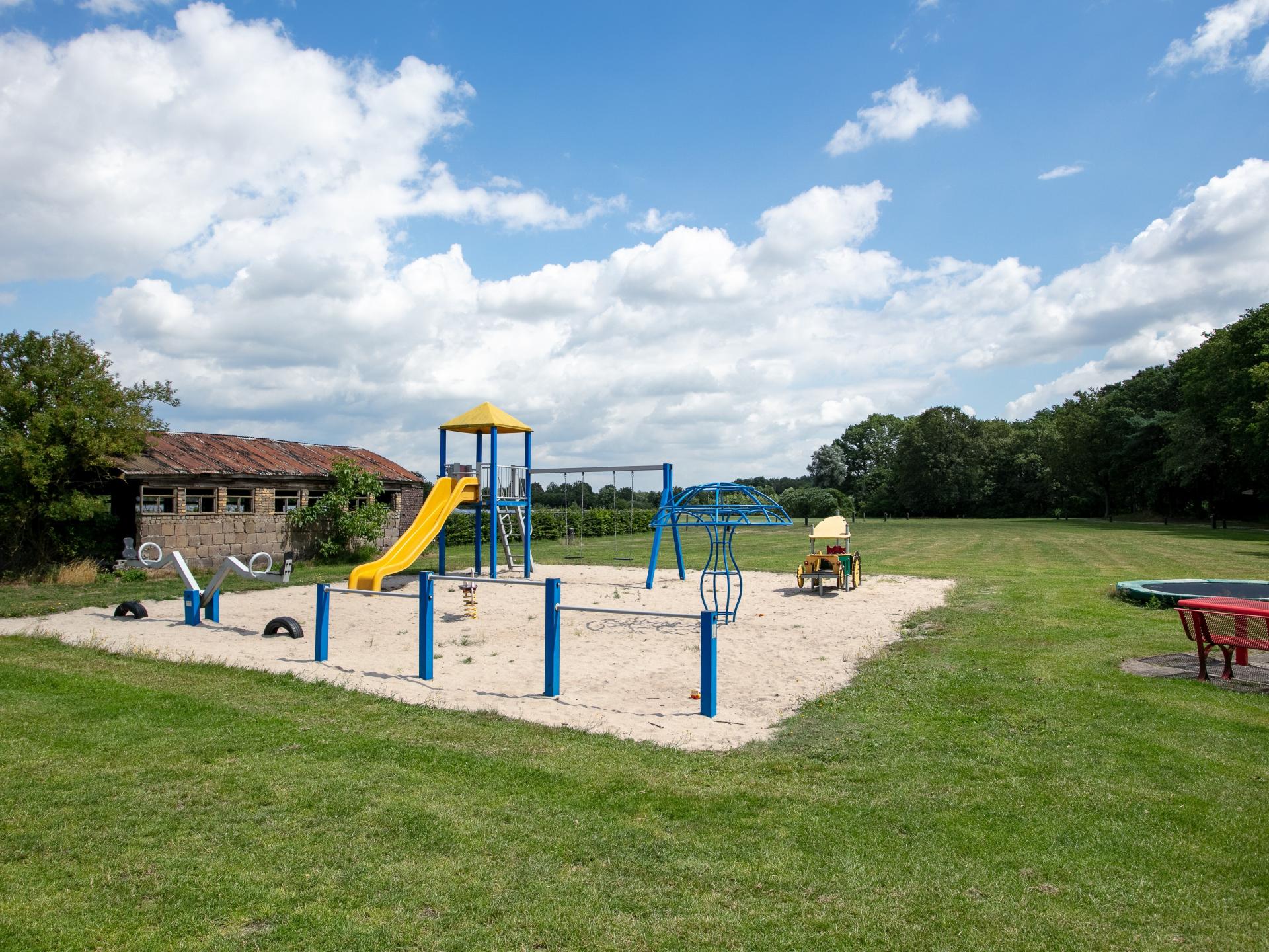 2-persoons vrijstaand vakantiehuis in Uden midden in het bos - foto 43