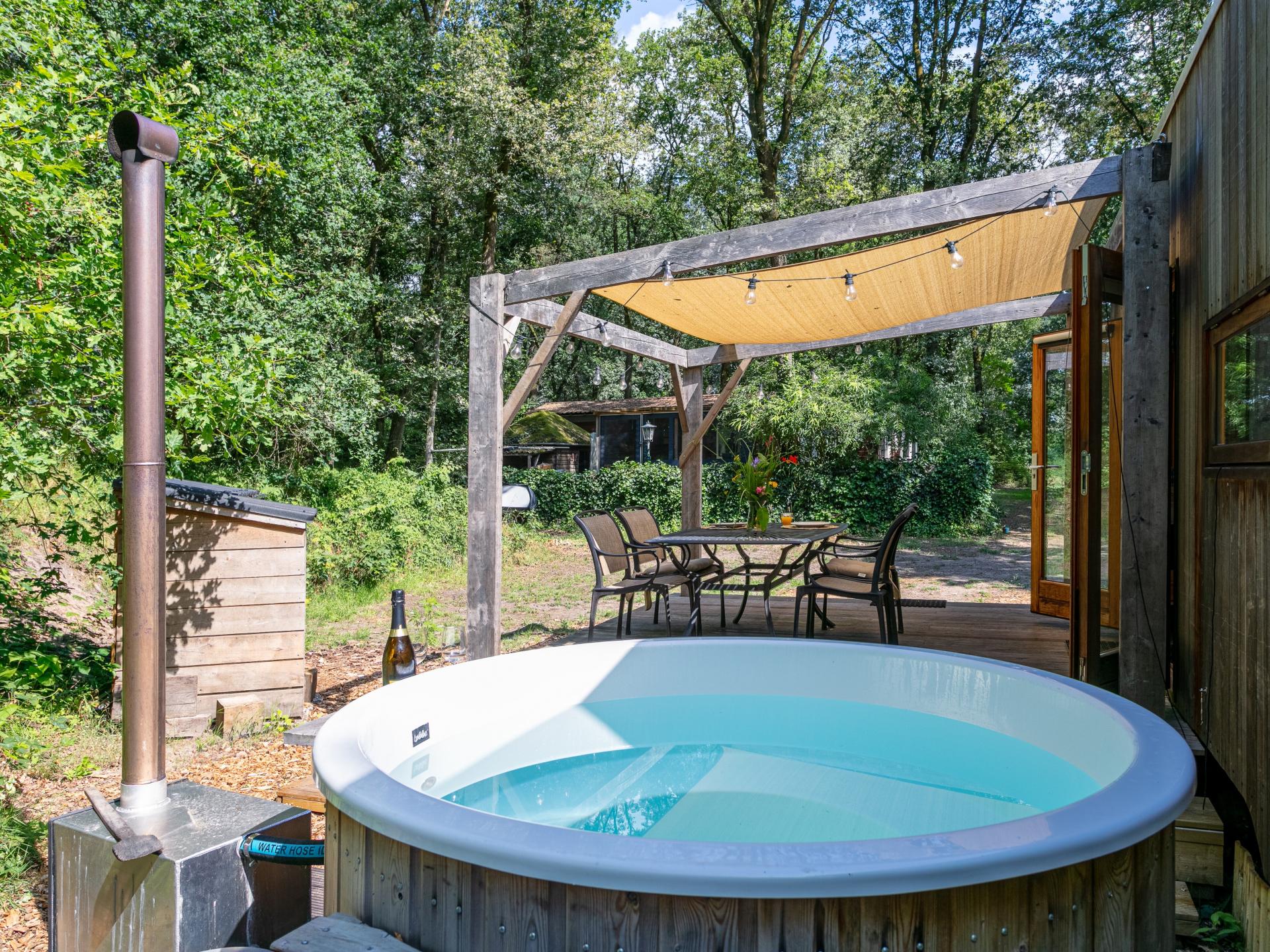 2-persoons vrijstaand vakantiehuis in Uden midden in het bos - foto 13